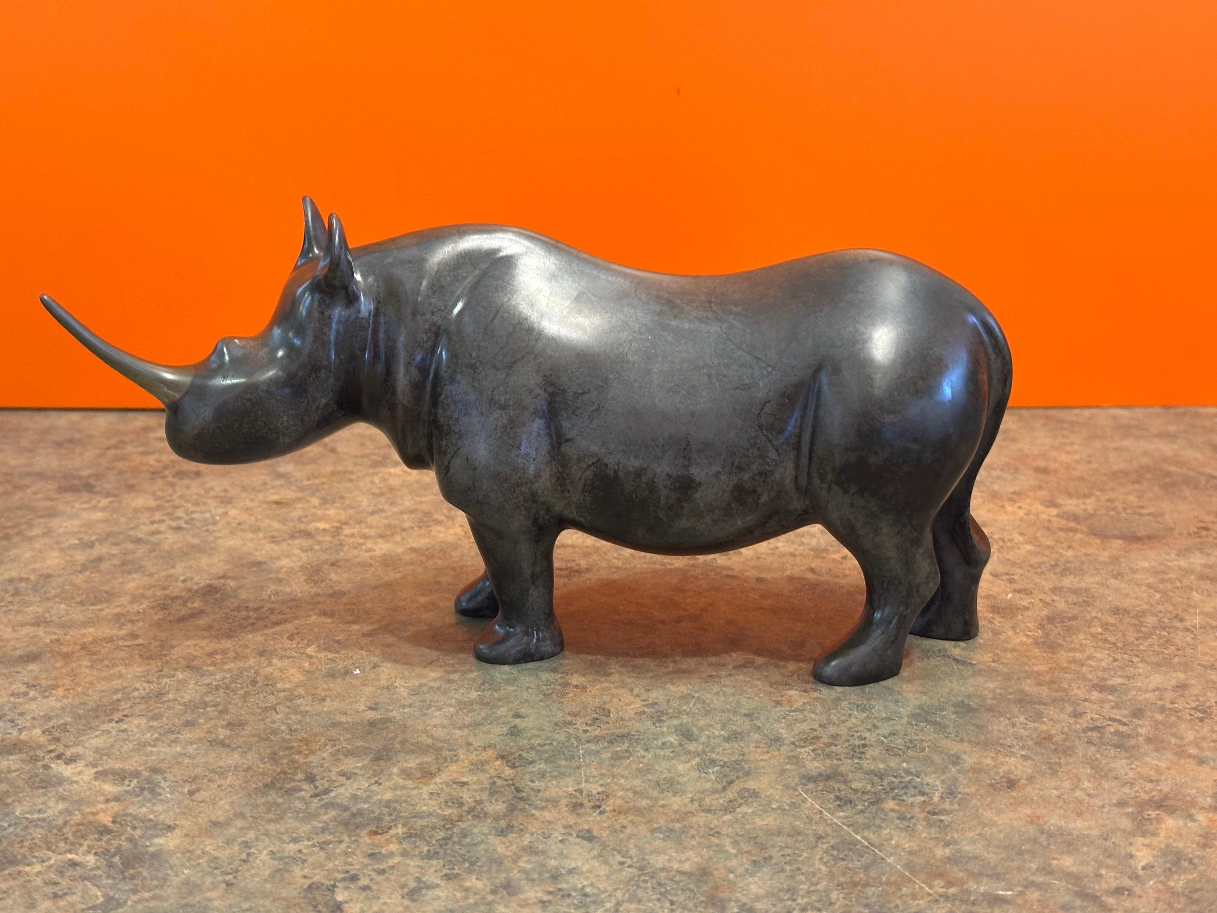 Limited Edition Bronze Rhinoceros Sculpture by Loet Vanderveen en vente 7