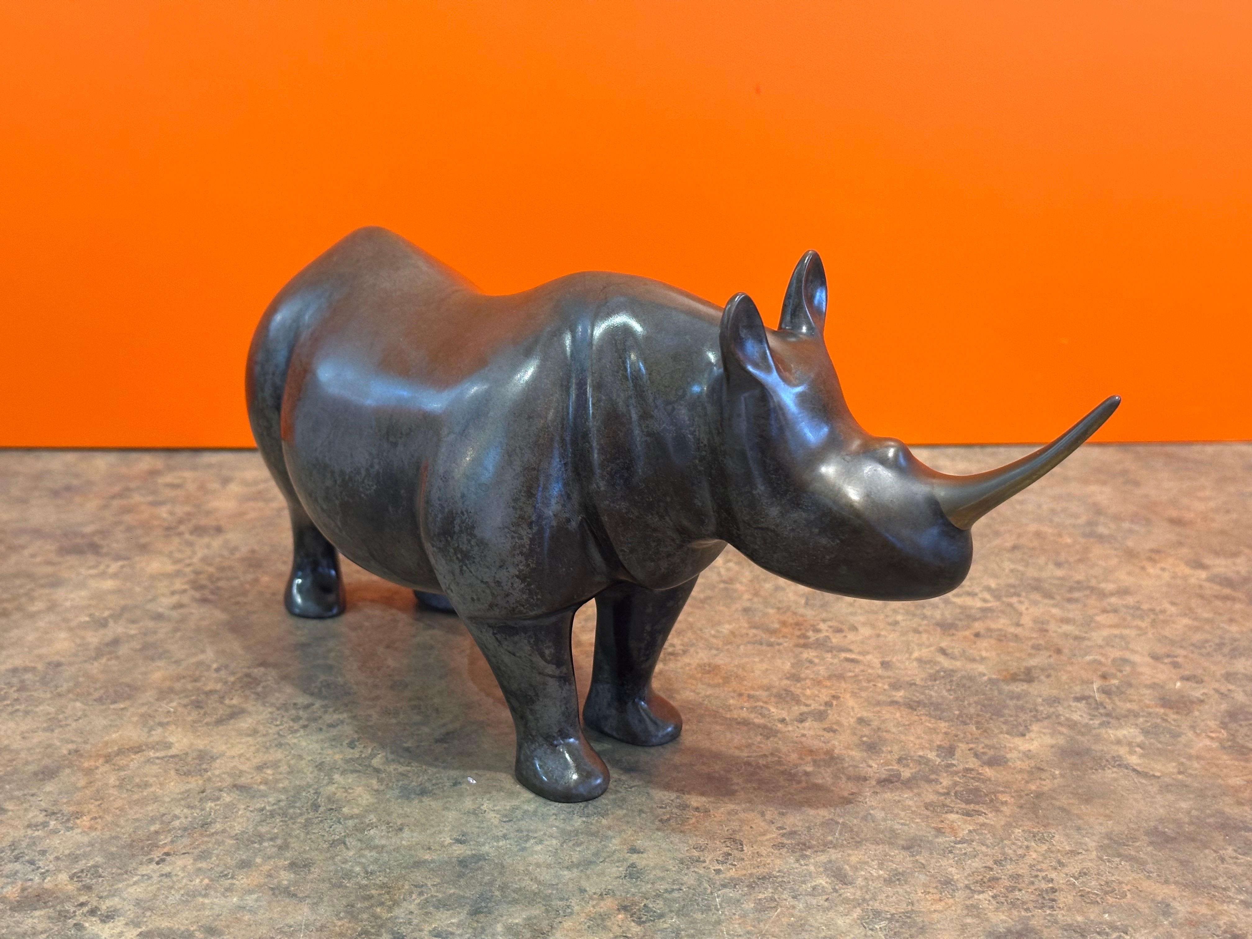 Limited Edition Bronze Rhinoceros Sculpture by Loet Vanderveen en vente 1