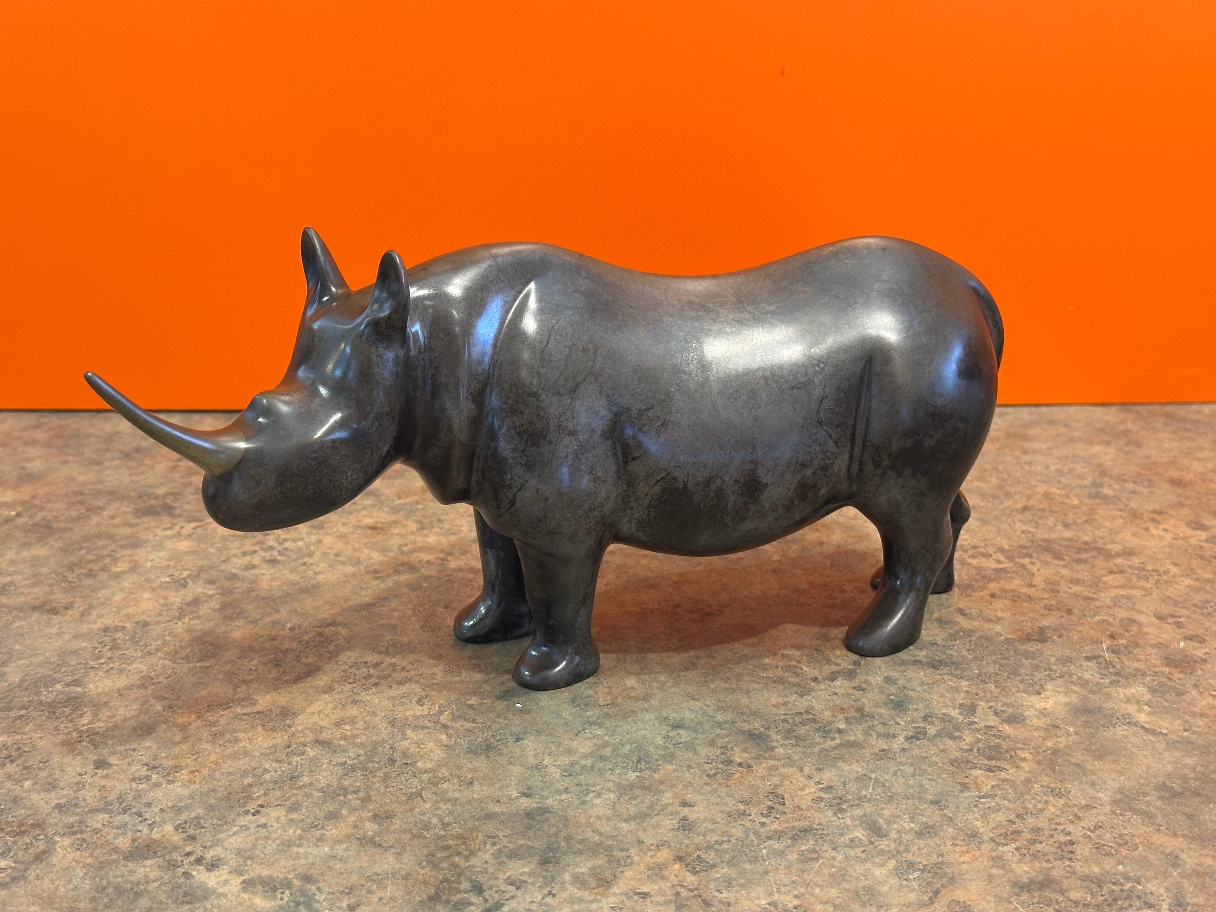 Limited Edition Bronze Rhinoceros Sculpture by Loet Vanderveen en vente 2