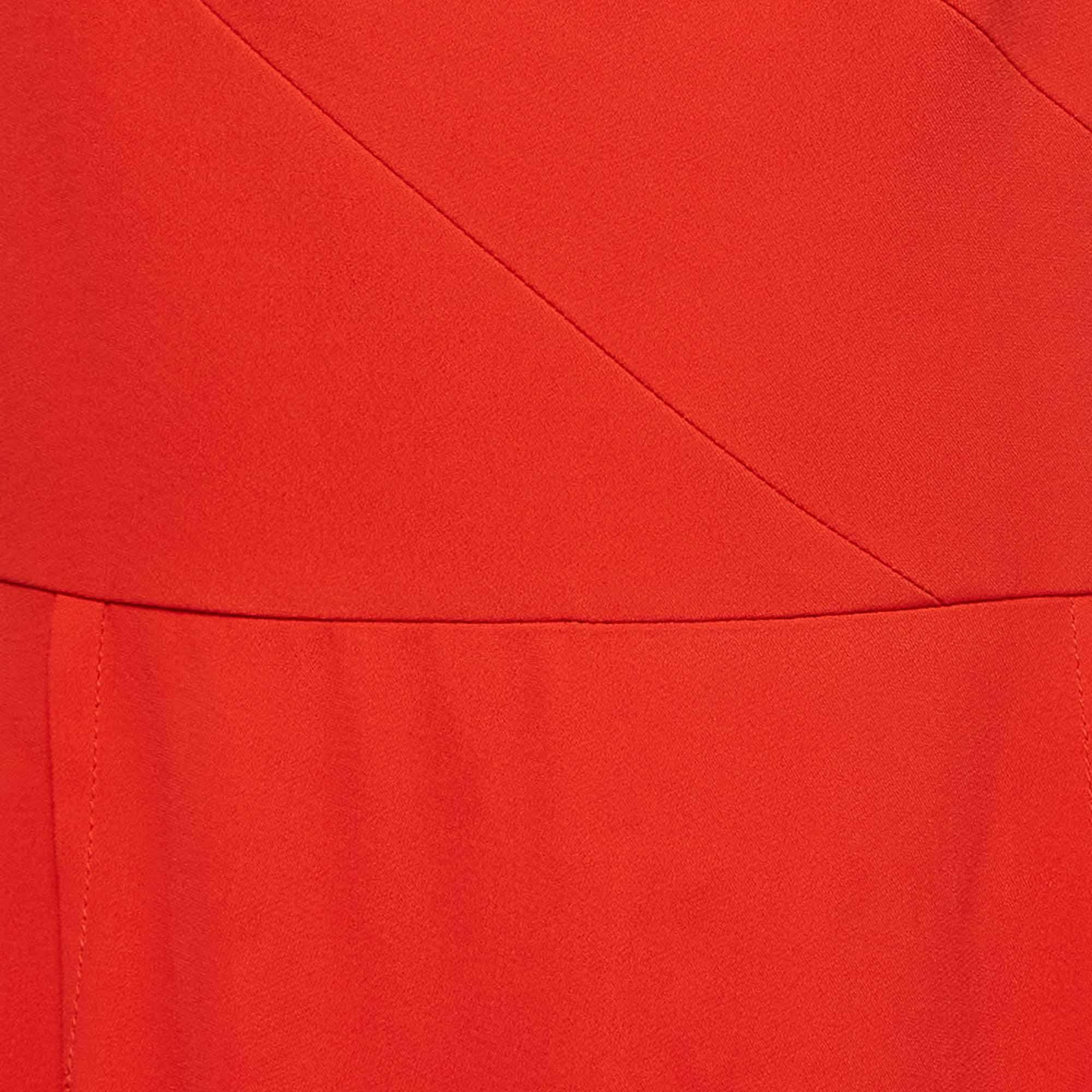 Limited Edition by Roland Mouret Bright Red Stretch Crepe Erskin Dress L In Good Condition For Sale In Dubai, Al Qouz 2
