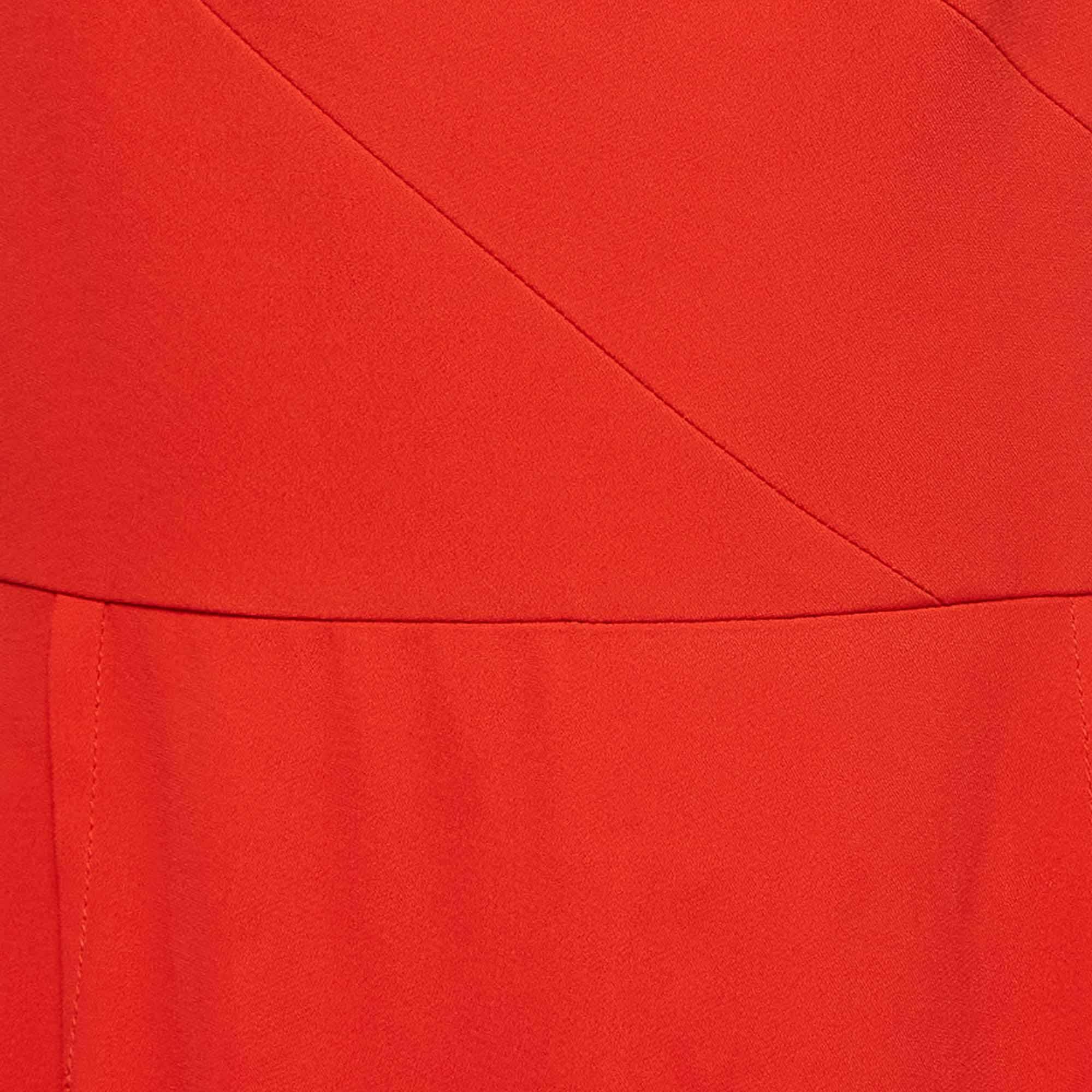 Limited Edition by Roland Mouret Bright Red Stretch Crepe Erskin Dress L In Good Condition For Sale In Dubai, Al Qouz 2