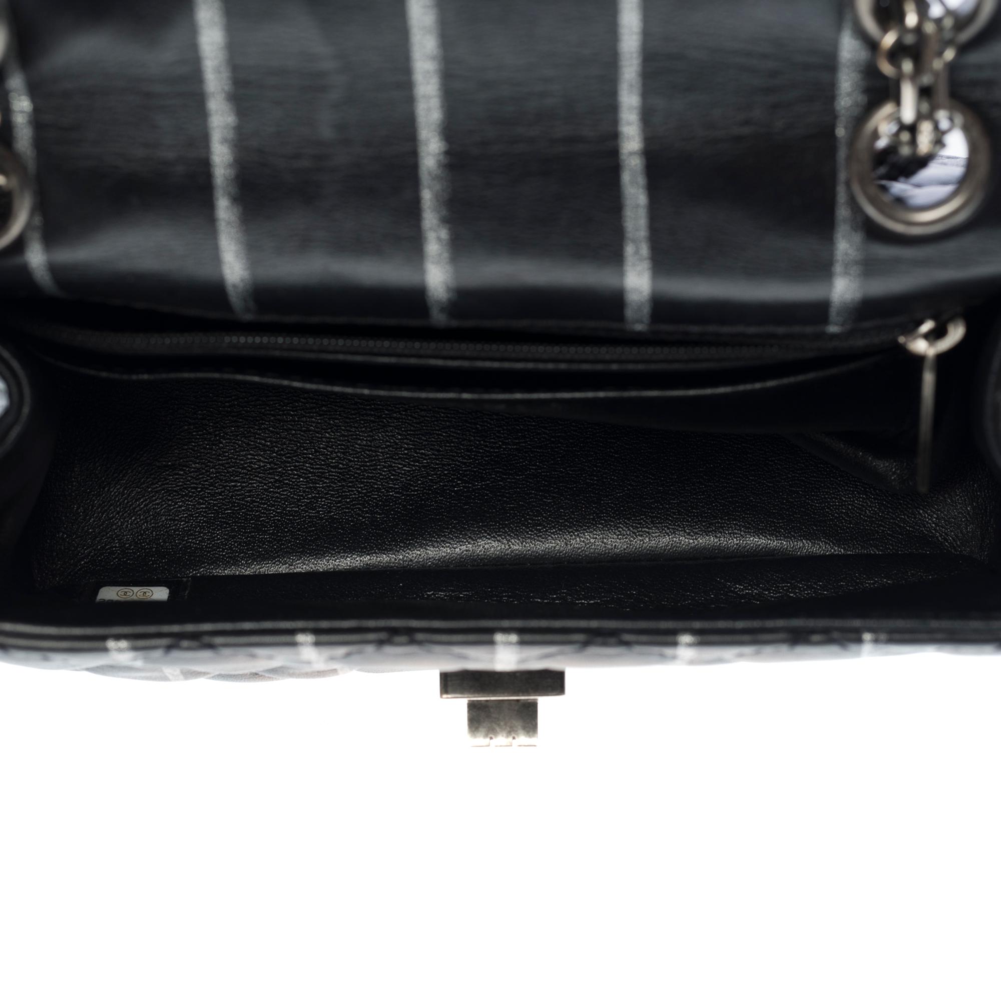 Limited edition Chanel 2.55 Mini flap shoulder bag in black quilted lambskin, SHW 4