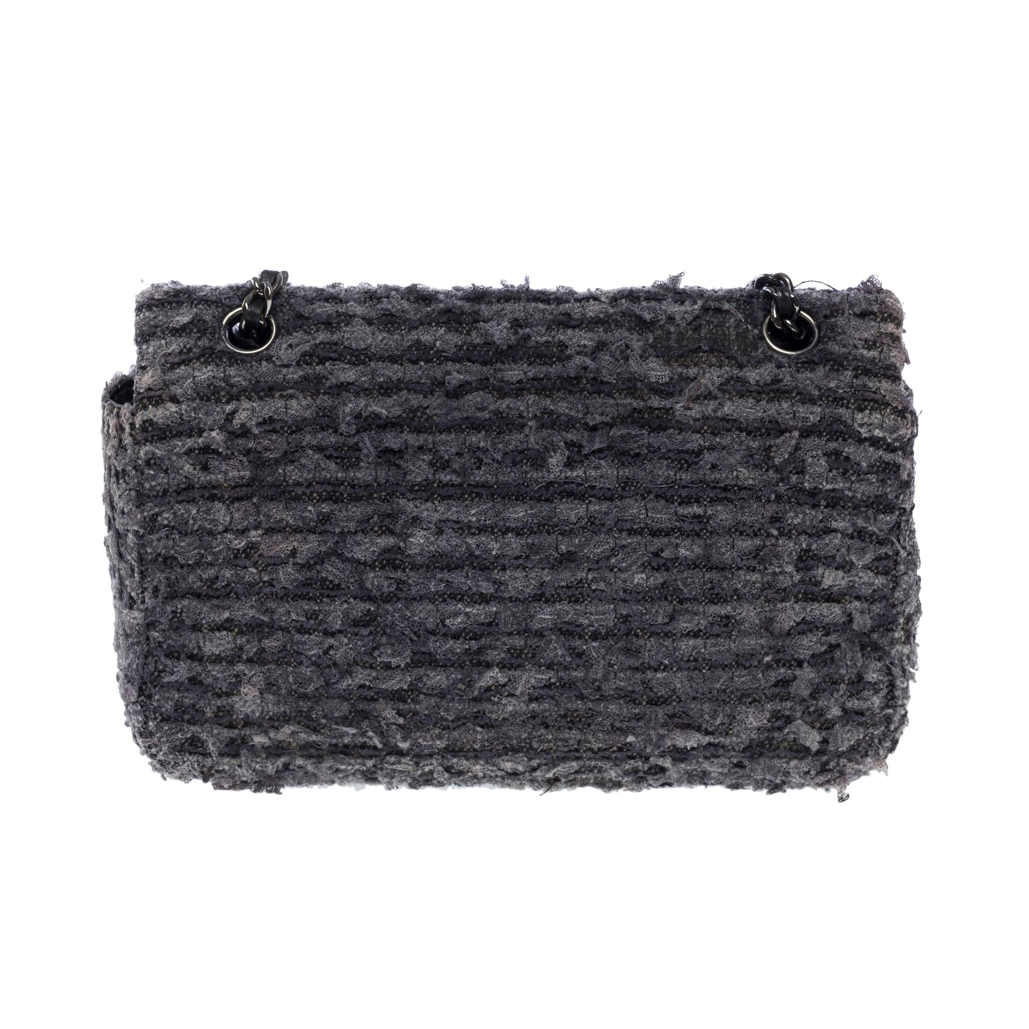 Limited edition Chanel 2.55 Mini flap shoulder bag in grey&black Tweed,  SHW In Good Condition In Paris, IDF