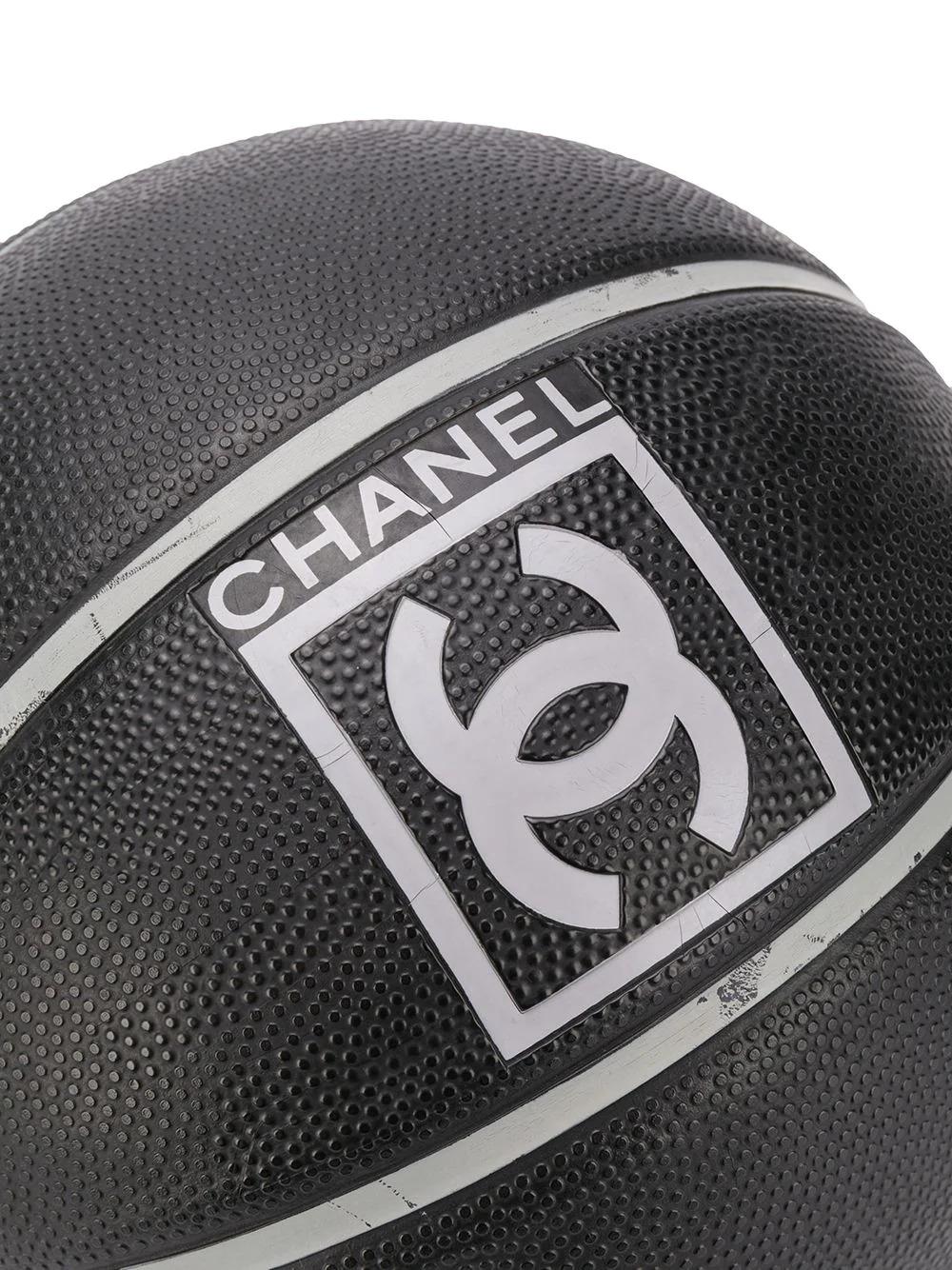 Chanel Basketball in limitierter Auflage (Schwarz) im Angebot