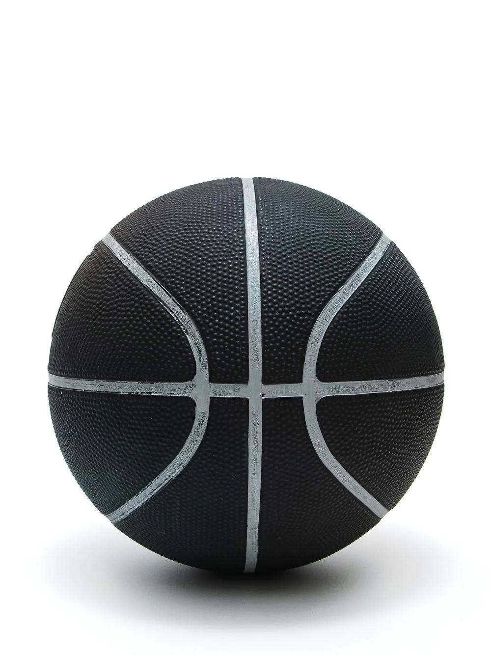 Chanel Basketball in limitierter Auflage im Zustand „Gut“ im Angebot in London, GB