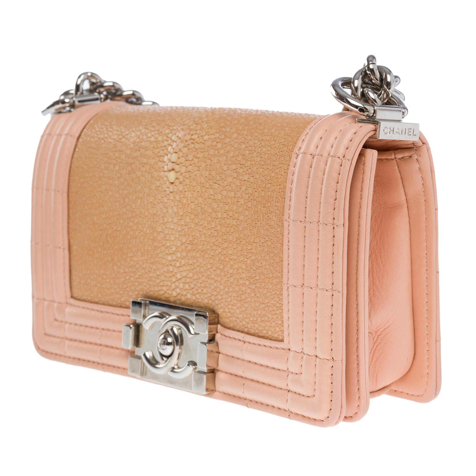 Limited Edition Chanel Boy Mini shoulder bag in Pink shagreen and leather, SHW In Excellent Condition For Sale In Paris, IDF