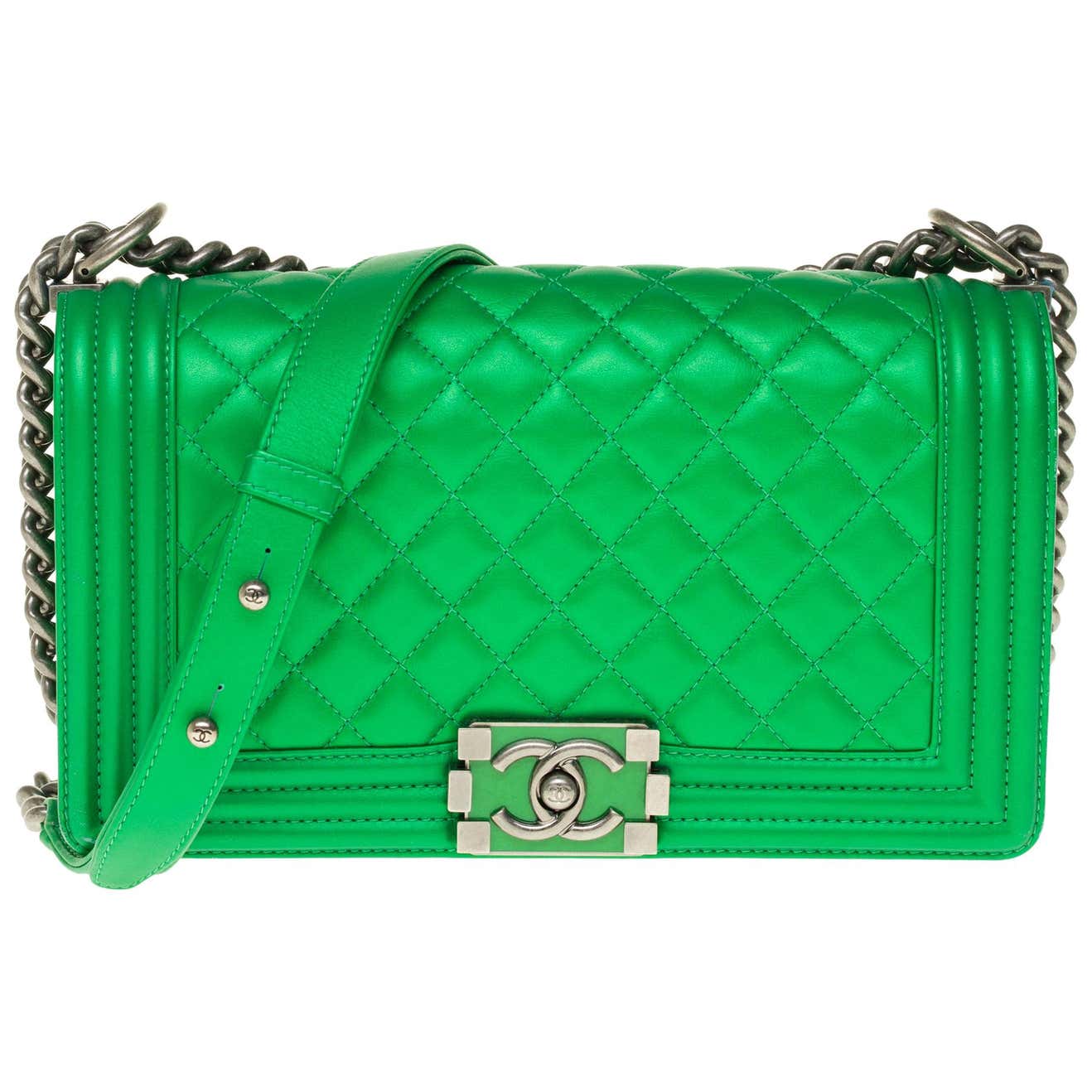 LIMITED EDITION Chanel Boy Old medium handbag in green quilted leather ...