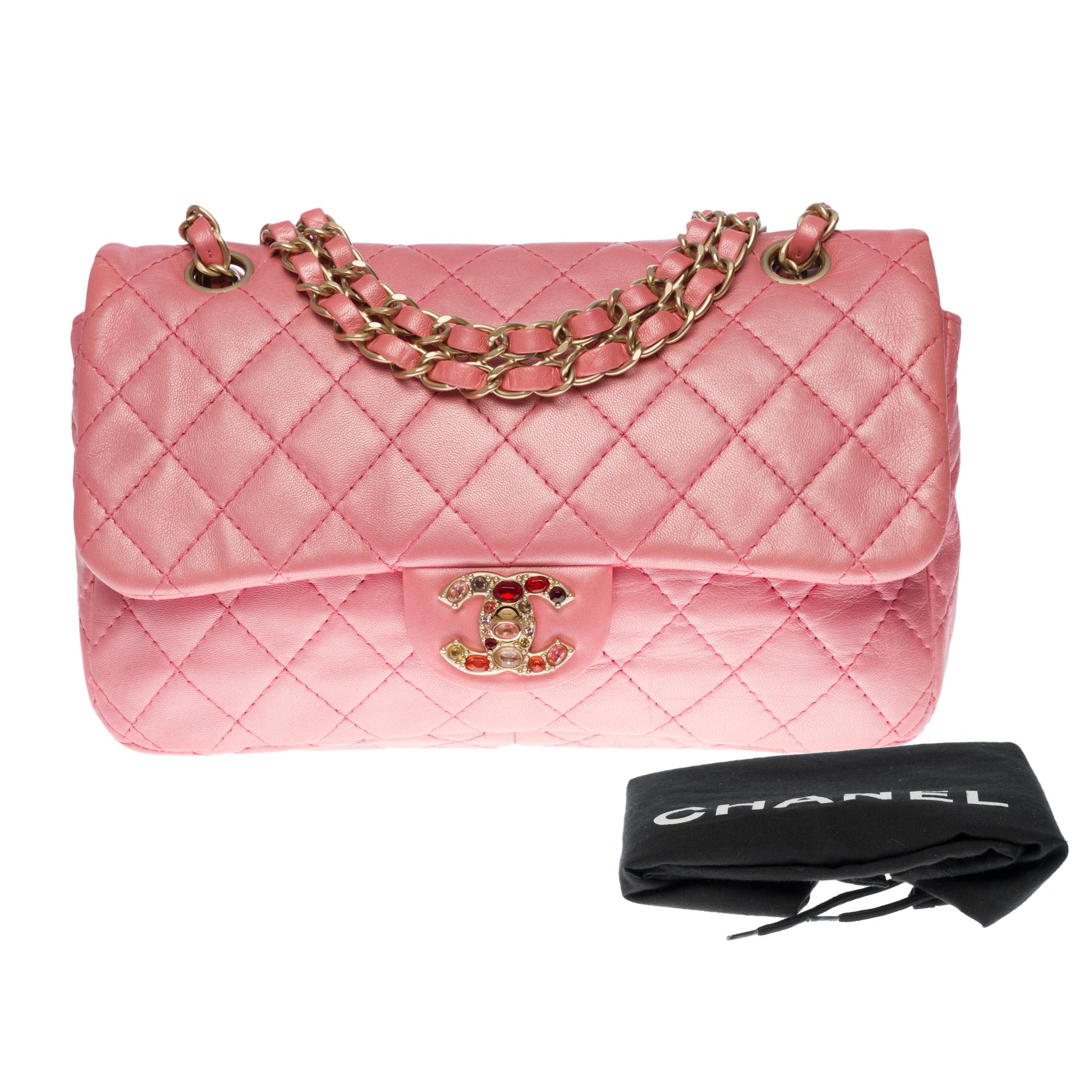 Limited edition Chanel Classic shoulder bag in metallic Pink quilted leather, GHW 5
