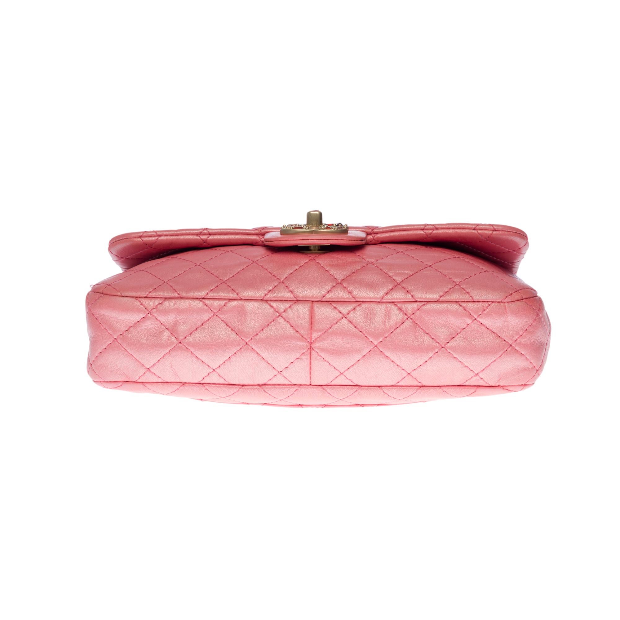 Limited edition Chanel Classic shoulder bag in metallic Pink quilted leather, GHW 2