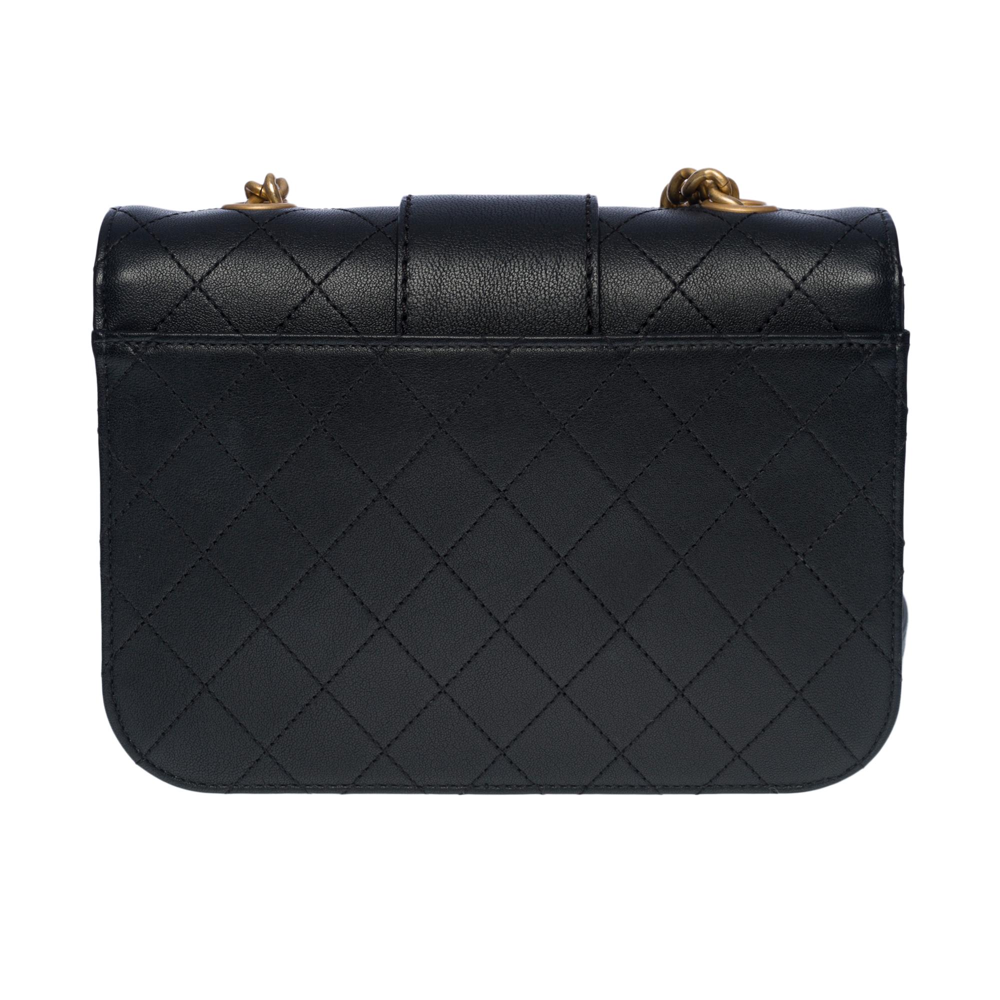 Limited Edition Chanel Classic shoulder flap bag in black calf leather, GHW In Excellent Condition In Paris, IDF