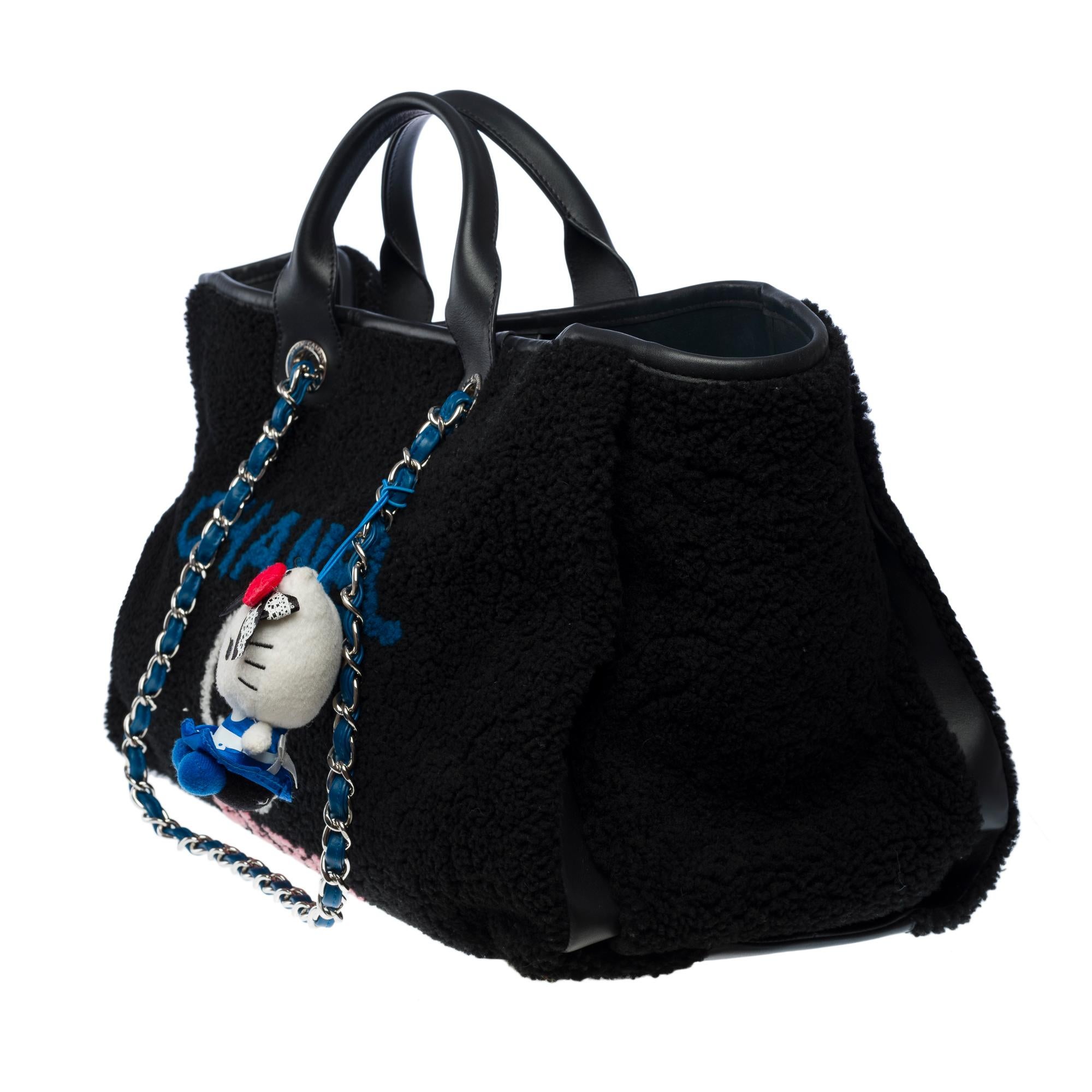 Women's Limited edition Chanel Deauville GM Tote bag in black lambswool and leather, PHW