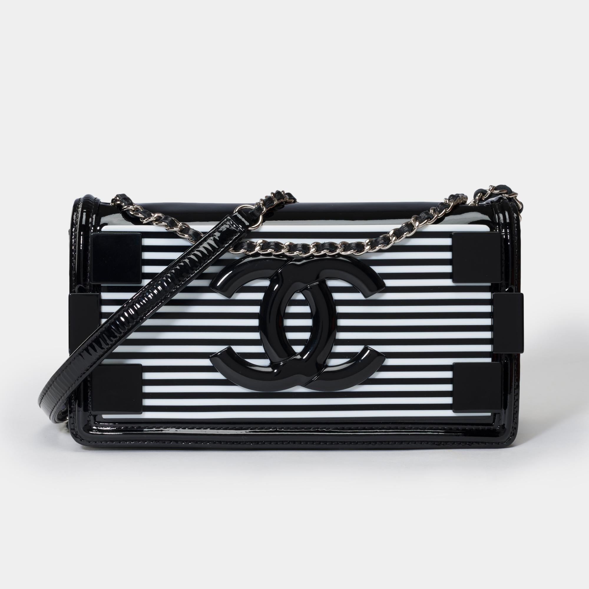 Exceptional​​ ​​&​​ ​​Rare​​ ​​Chanel​ ​brick​​ ​​lego​​ ​shoulder​ ​flap​ ​bag​ ​in​ ​​quilted​​ ​​patent​​ ​​black​ ​leather​​ ​​with​​ ​​plexiglas​​ ​​plates​​ ​​on​​ ​​the​​ ​​front,​​ ​​Silver-tone​​ ​​metal​​ ​​shoulder​​ ​​strap​​