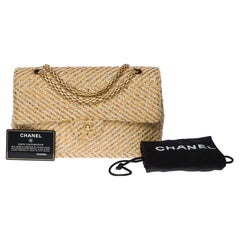 Limited Edition Chanel Timeless Medium shoulder bag in gold and beige Tweed, MGHW