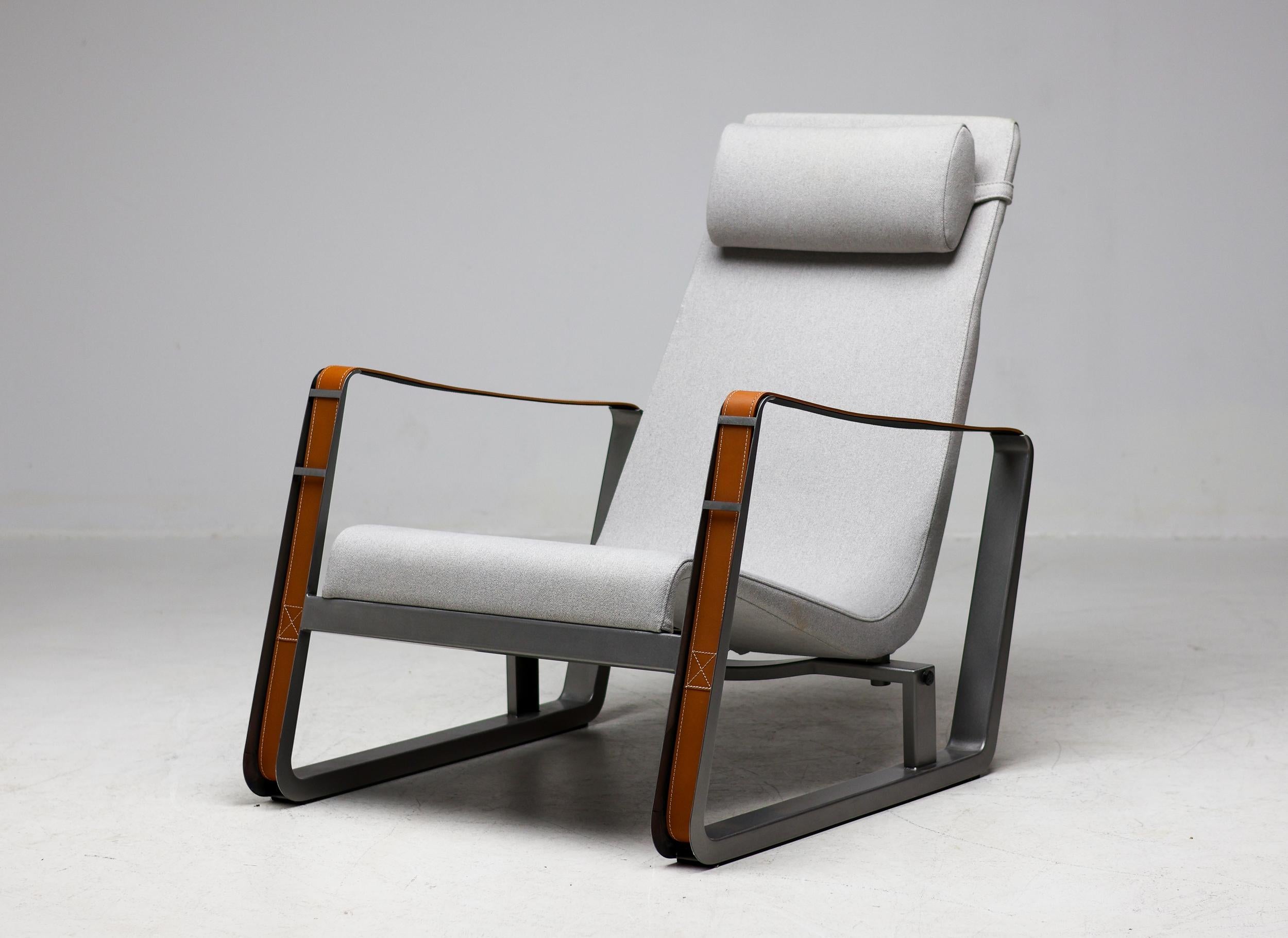 Le fauteuil Cité est un chef-d'œuvre précoce du designer et ingénieur français Jean Prouvé. 
Conçu à l'origine pour meubler les résidences d'étudiants de la Cité Universitaire de Nancy, Prouvé a également utilisé ce fauteuil confortable et spacieux