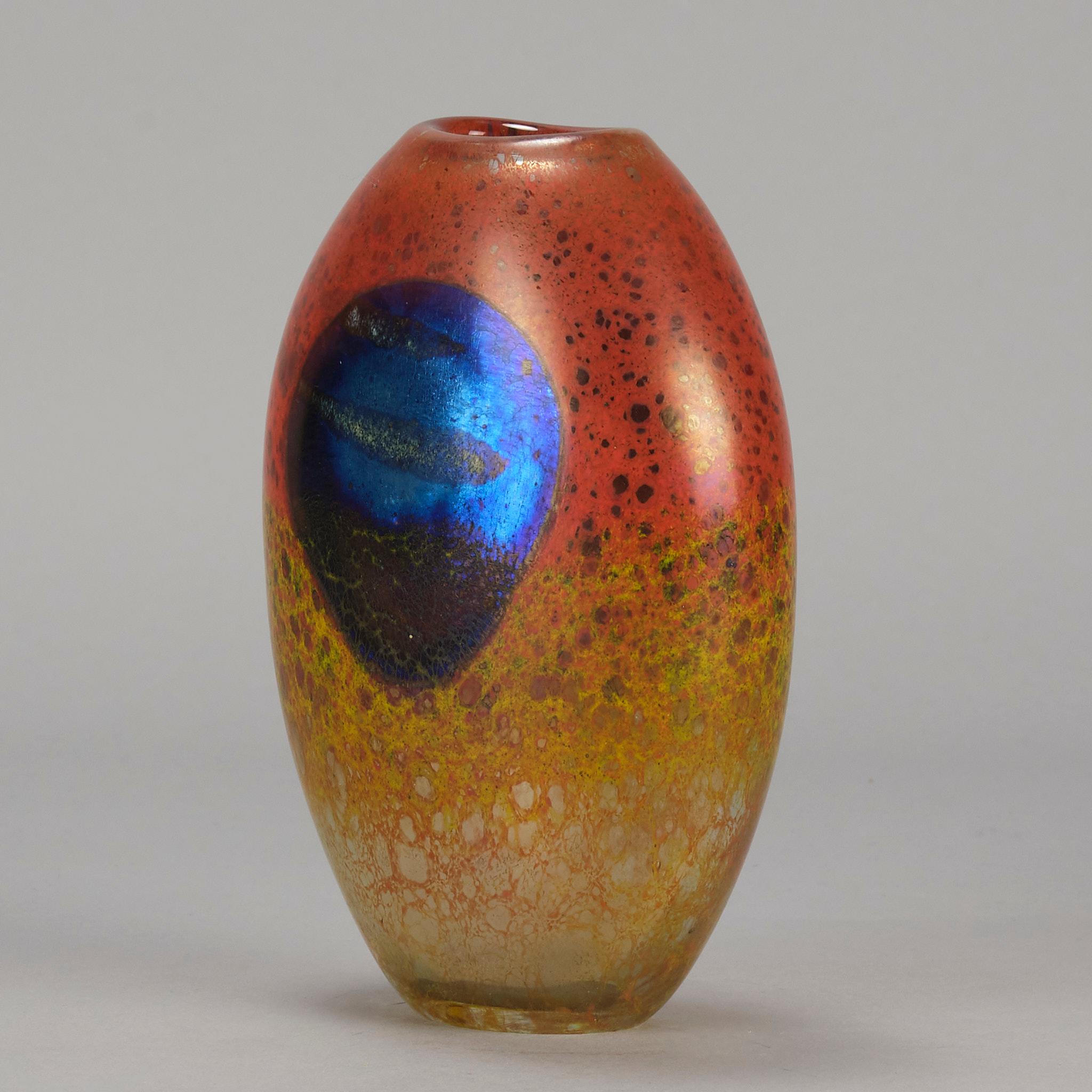 Vaso astratto di Norman Stuart Clark in edizione limitata dei primi del Novecento in vendita 2