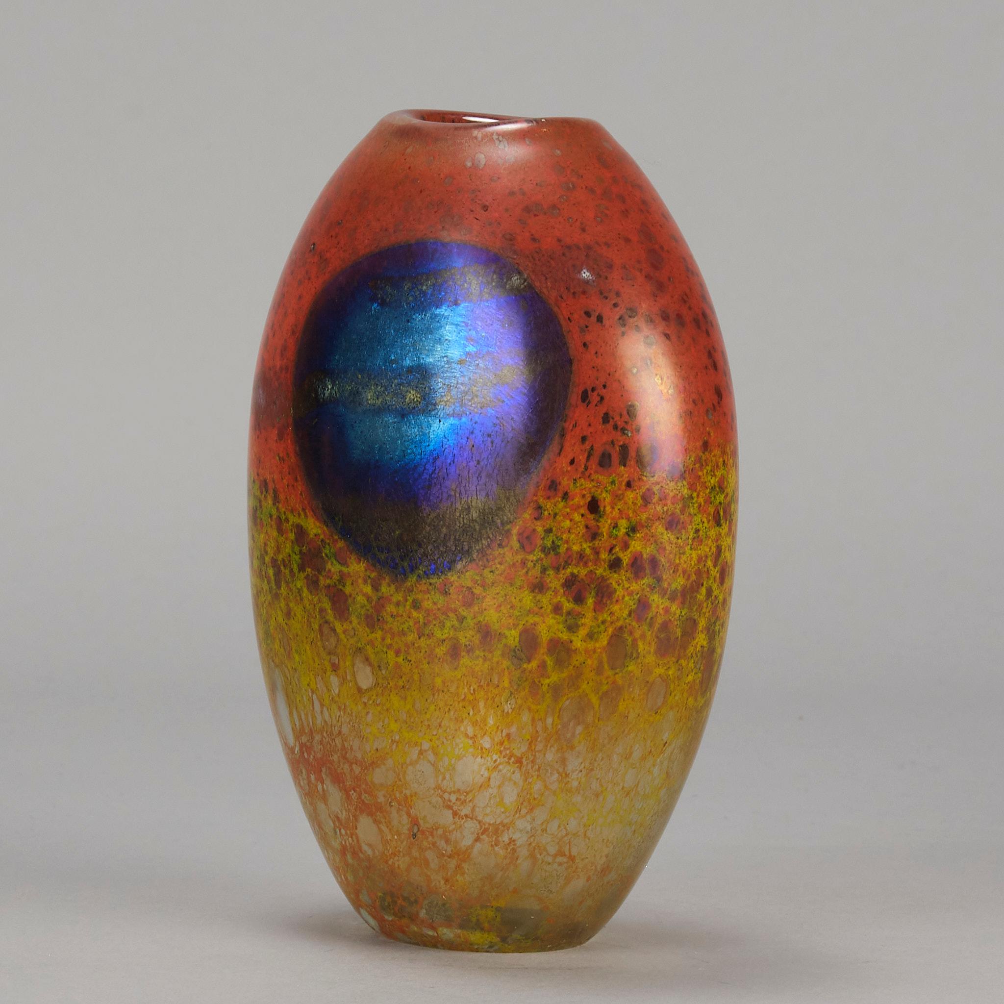 Vaso astratto di Norman Stuart Clark in edizione limitata dei primi del Novecento In condizioni ottime in vendita a London, GB