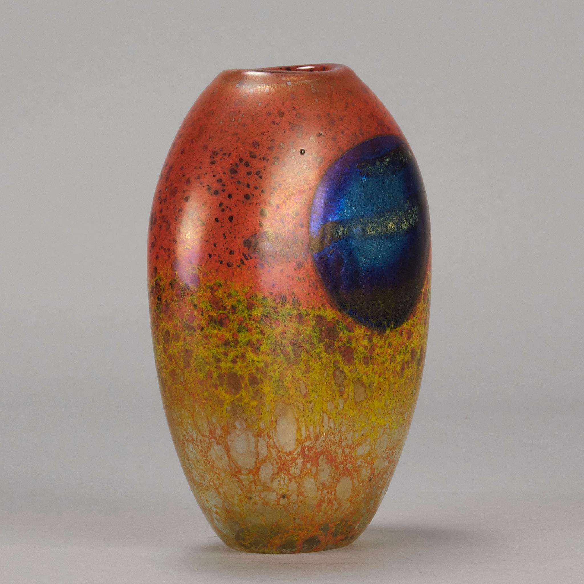 Vetro Vaso astratto di Norman Stuart Clark in edizione limitata dei primi del Novecento in vendita