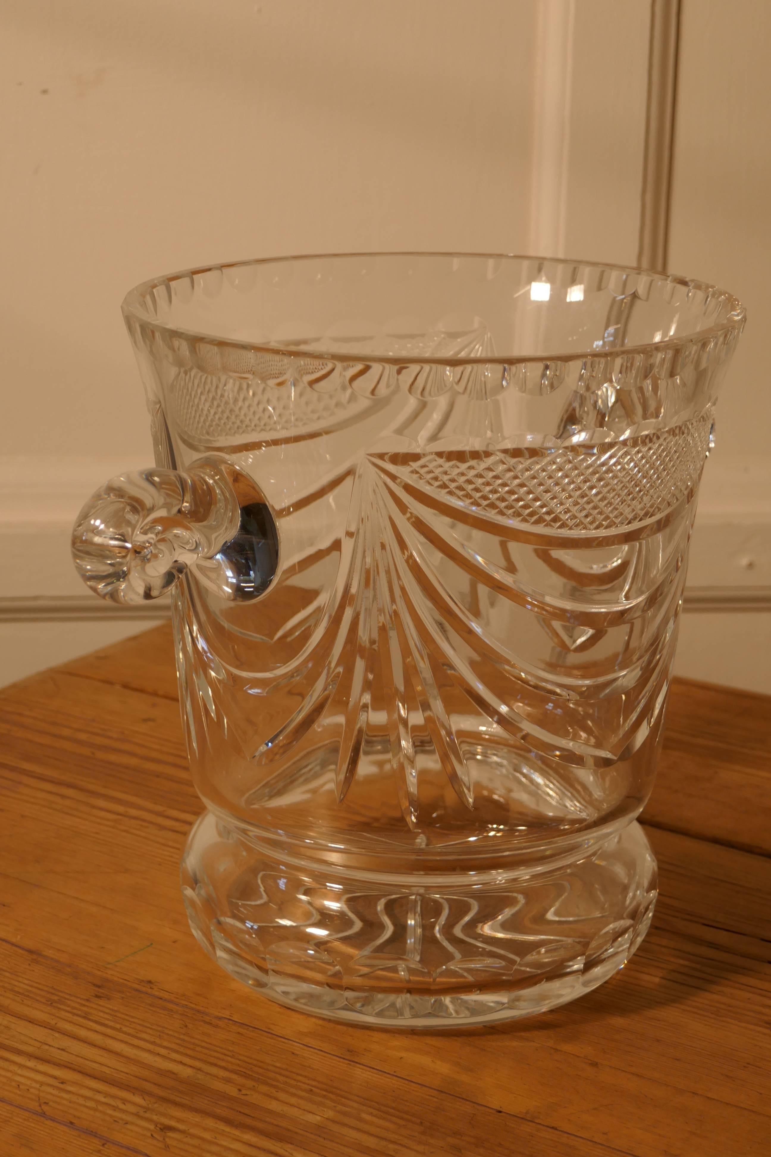Limited Edition French Handblown and Hand-Cut Crystal Champaign Ice Bucket In Good Condition In Chillerton, Isle of Wight