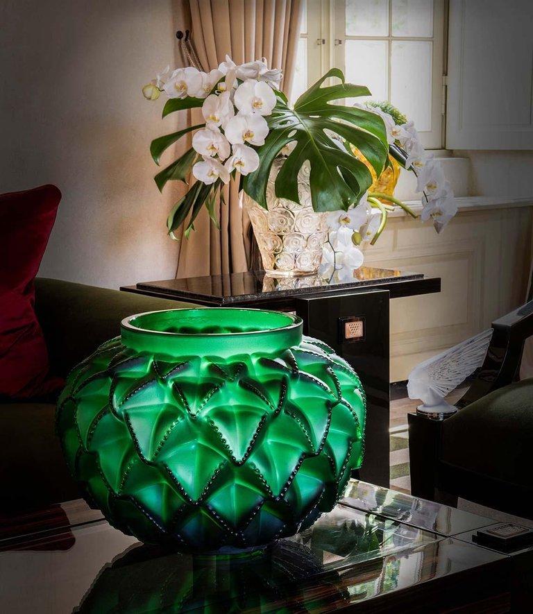 Limited Edition Grand Languedoc Vase in Crystal Glass by Lalique In New Condition For Sale In New York, NY