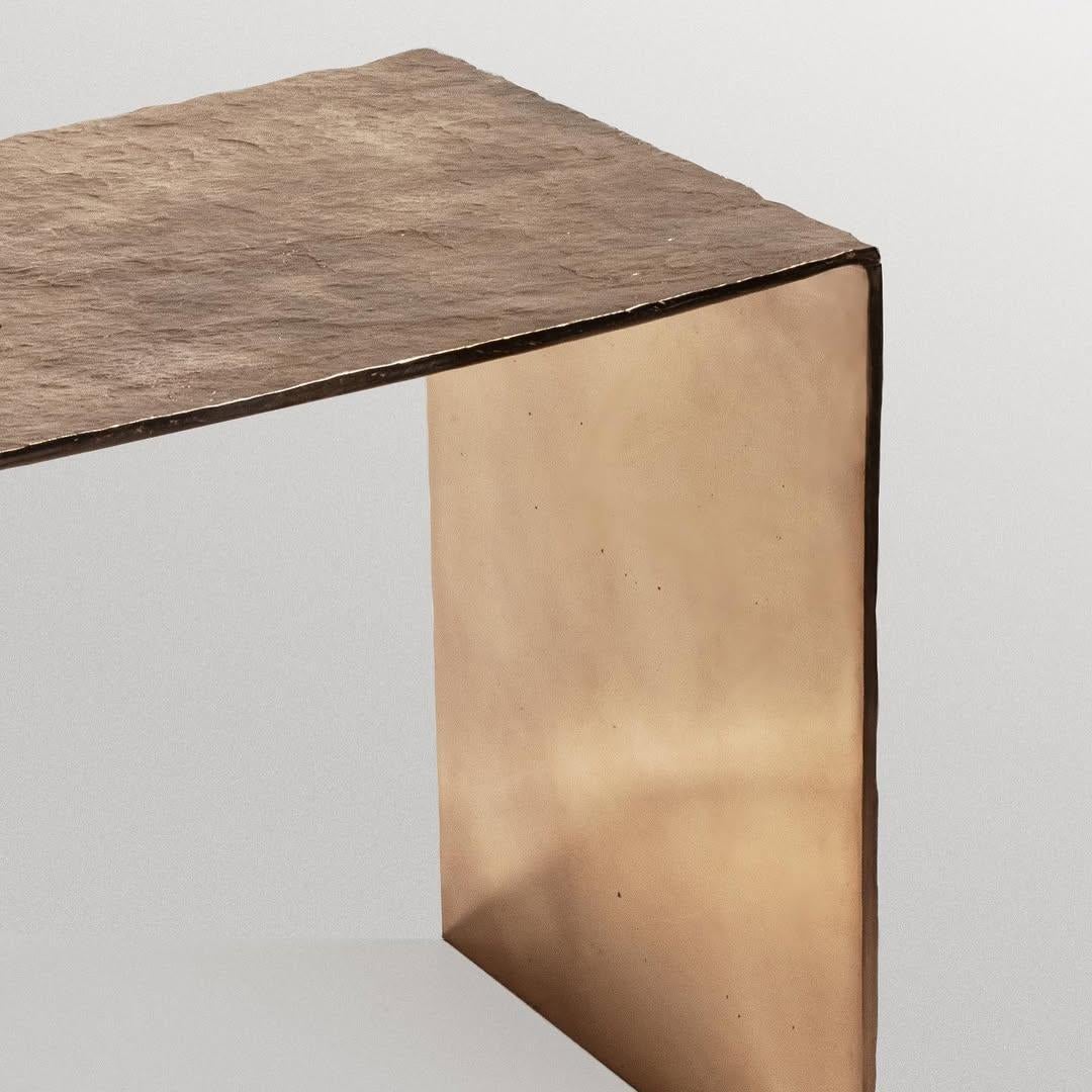 Limited Edition, Hand-sculpted Contemporary Golden Bronze Stool by Niclas Wolf In New Condition For Sale In Geneve, CH