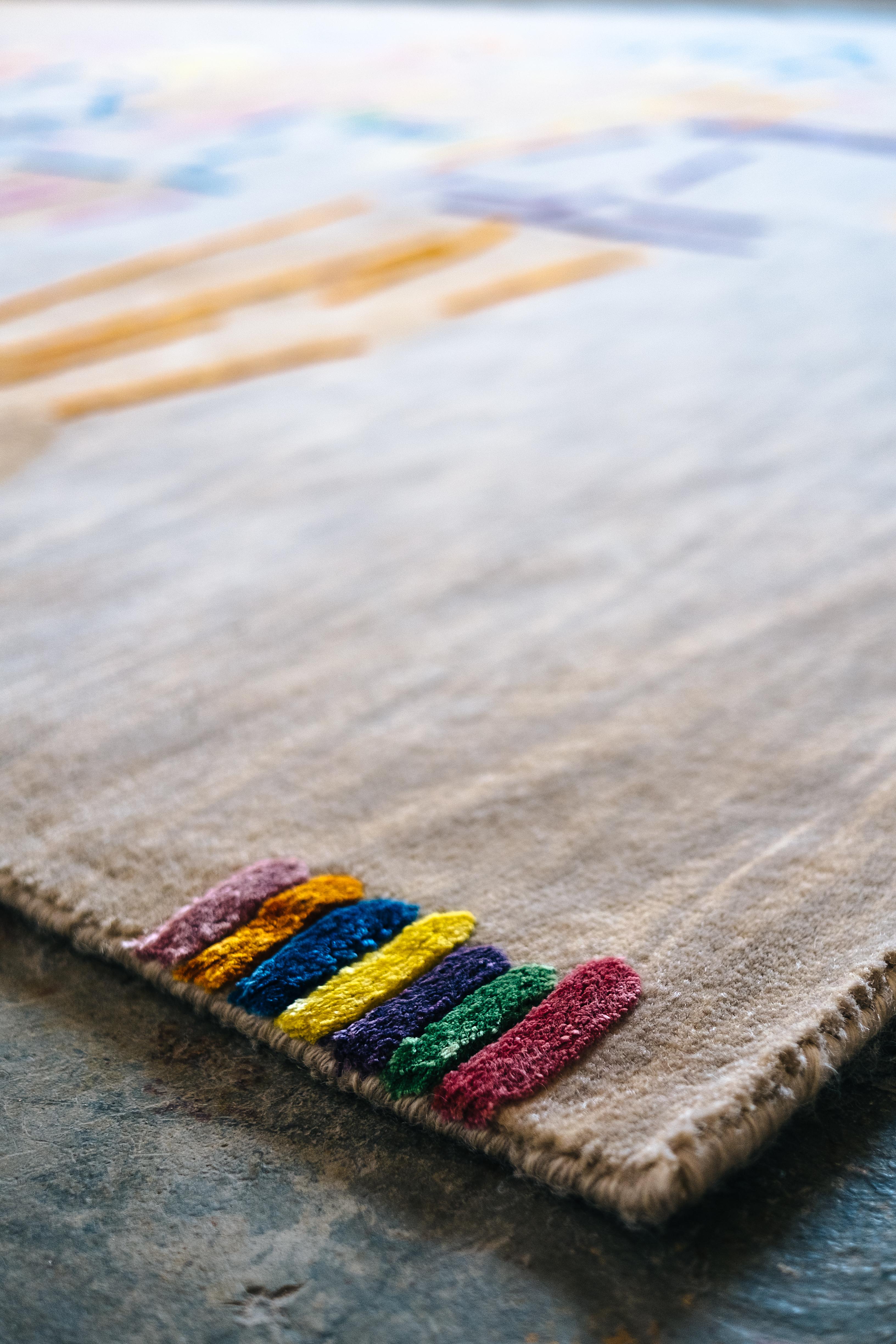 Edición limitada del tapiz/alfombra tejido a mano por la artista de Miami Beach, Johanna Boccardo Indio en venta