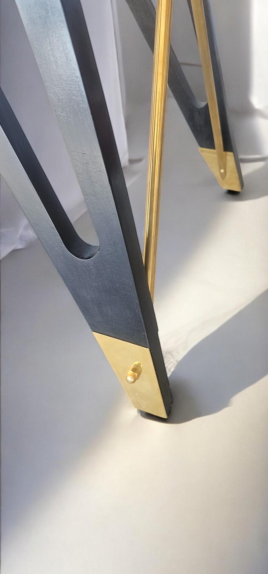Table de table de table noire représentative italienne fabriquée à la main en édition limitée, 2024 en vente 5