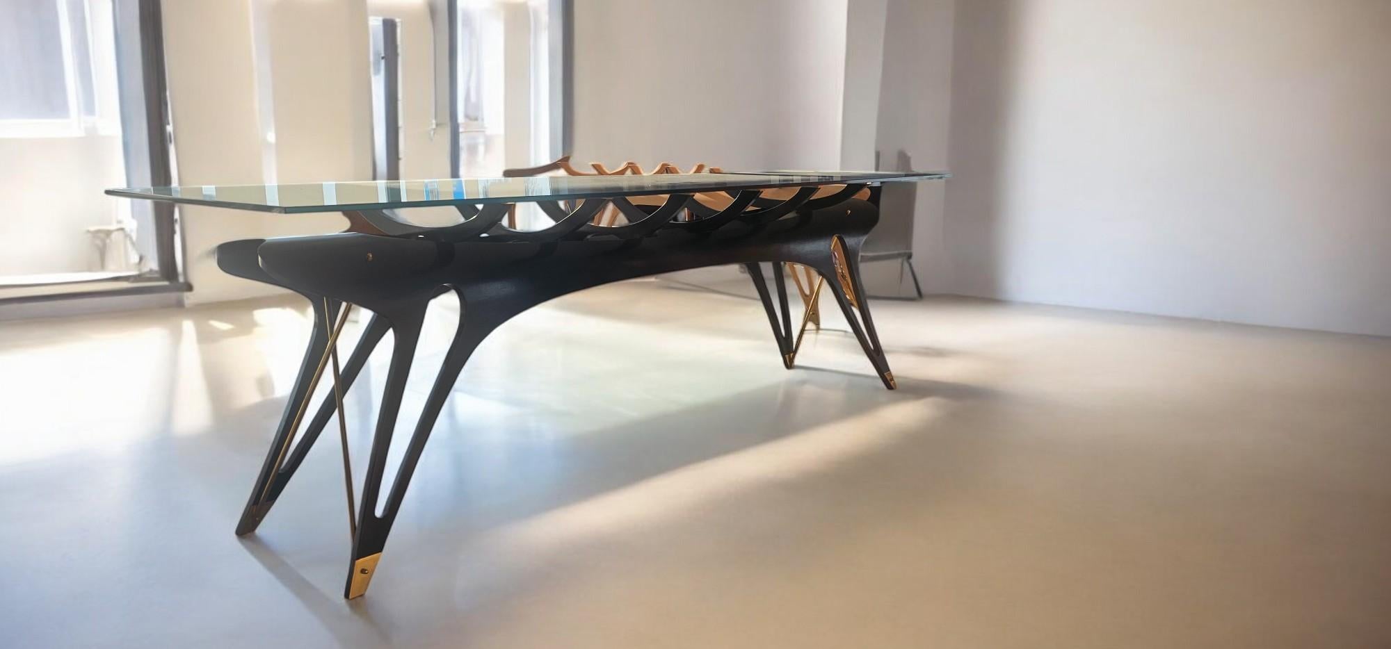 Table de table de table noire représentative italienne fabriquée à la main en édition limitée, 2024 en vente 7