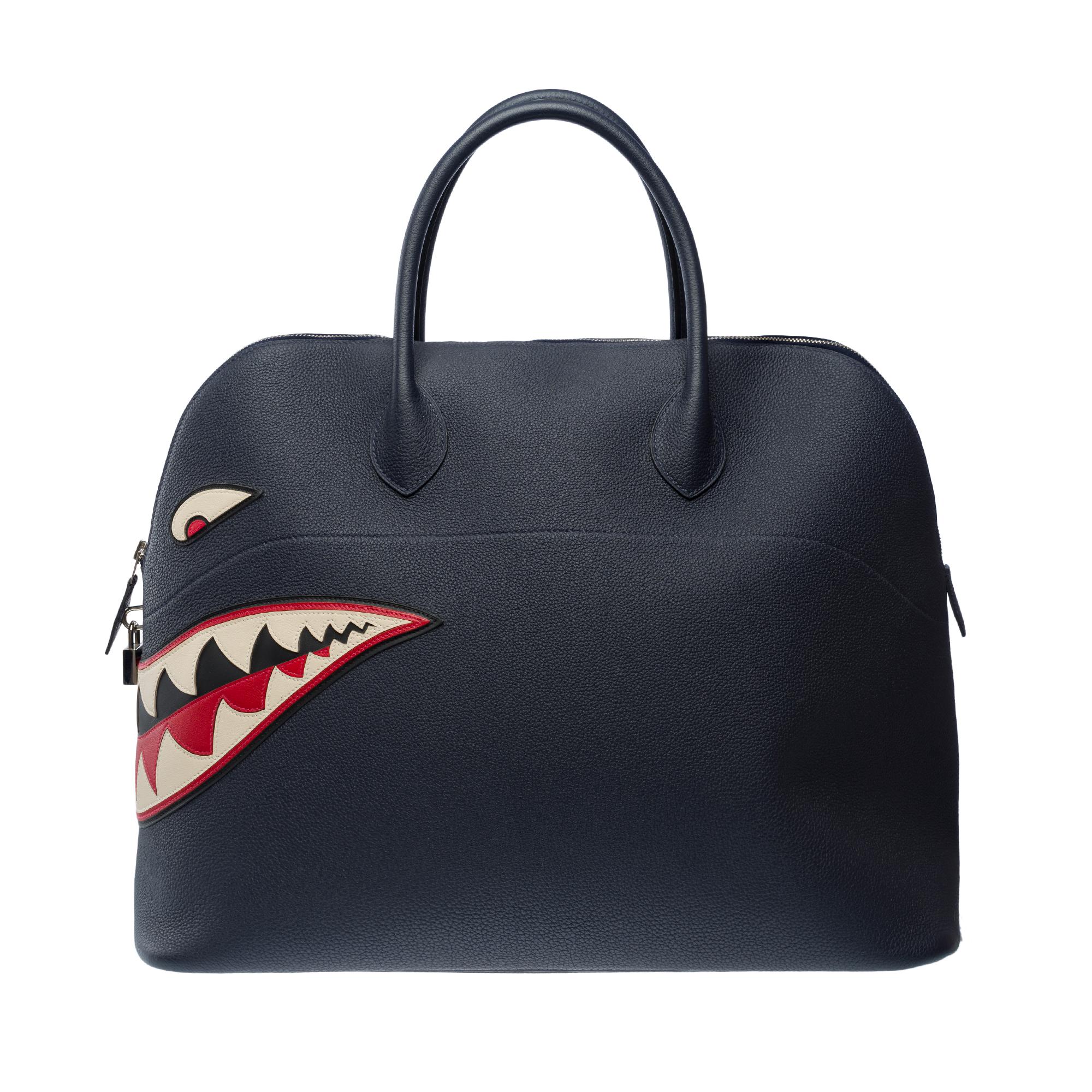 Limited edition Hermes Bolide 45 Shark handbag in bleu nuit Togo leather, PHW In Excellent Condition For Sale In Paris, IDF