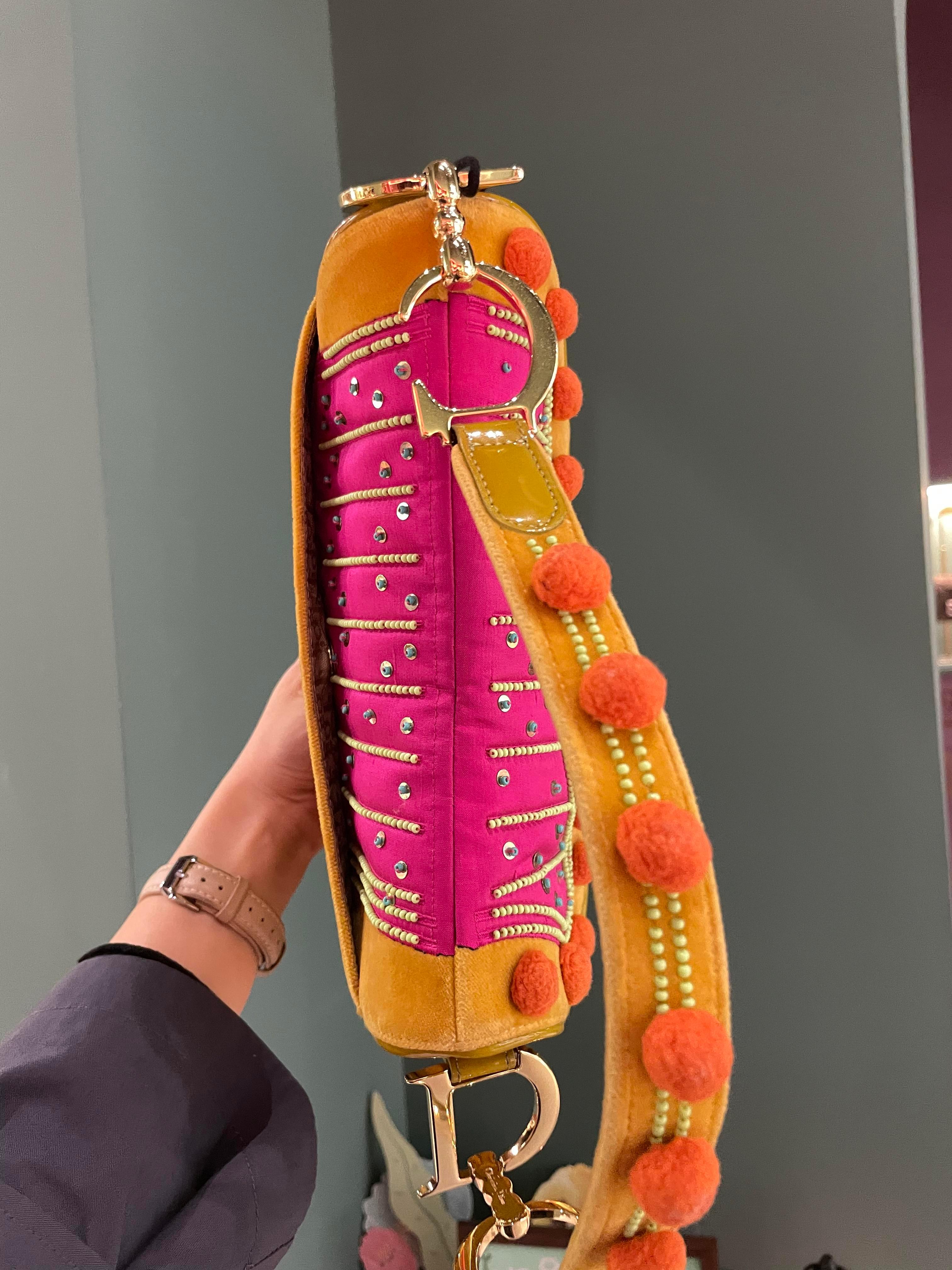 Edition limitée John Galliano era Dior Saddle bag avec pompons et perles 1
