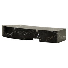 Mesa de centro Kufe de edición limitada en mármol negro de Justus Knut Schomann