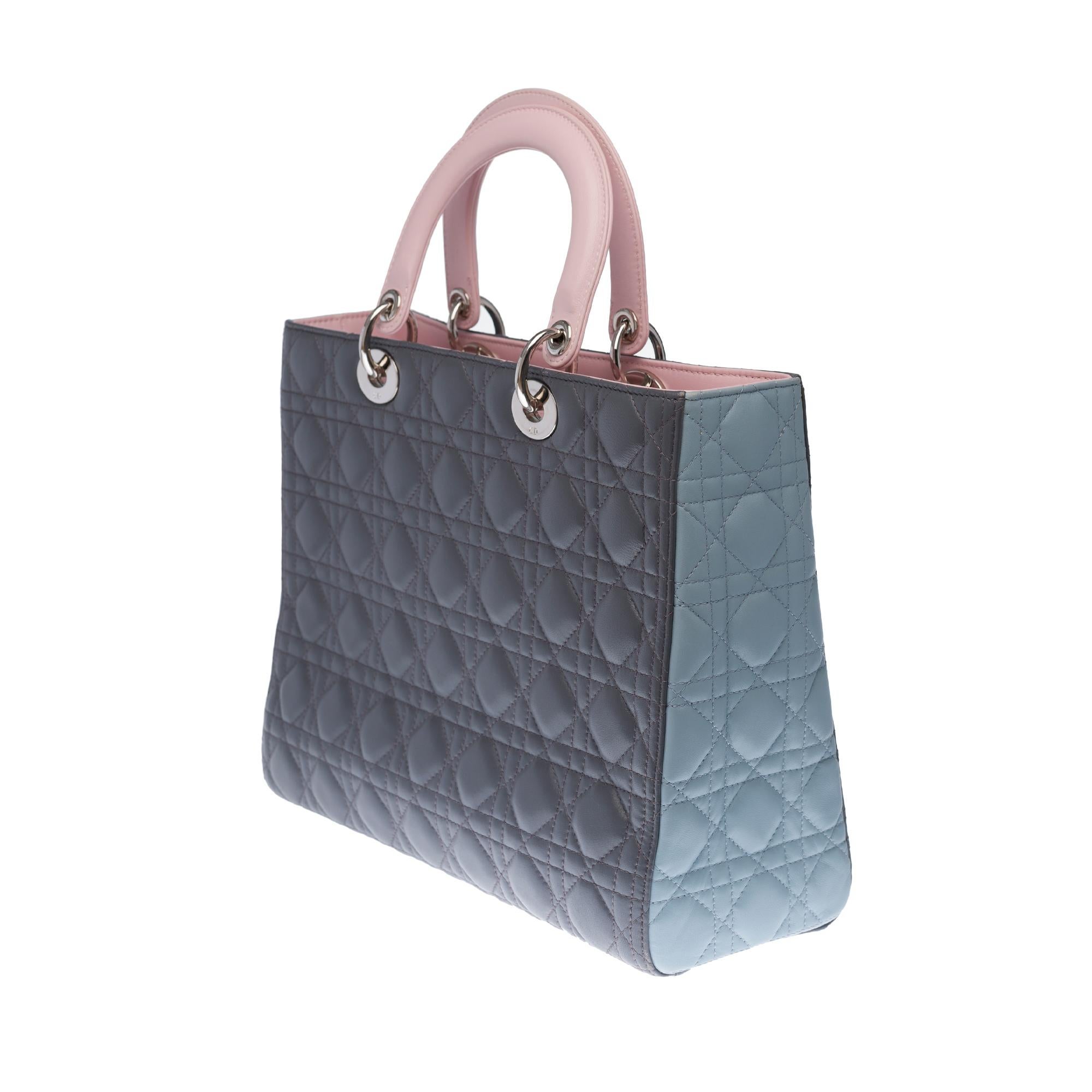 Limited Edition Lady Dior (GM) tricolor in grauem:: rosa und türkisem Leder::SHW im Zustand „Hervorragend“ in Paris, IDF