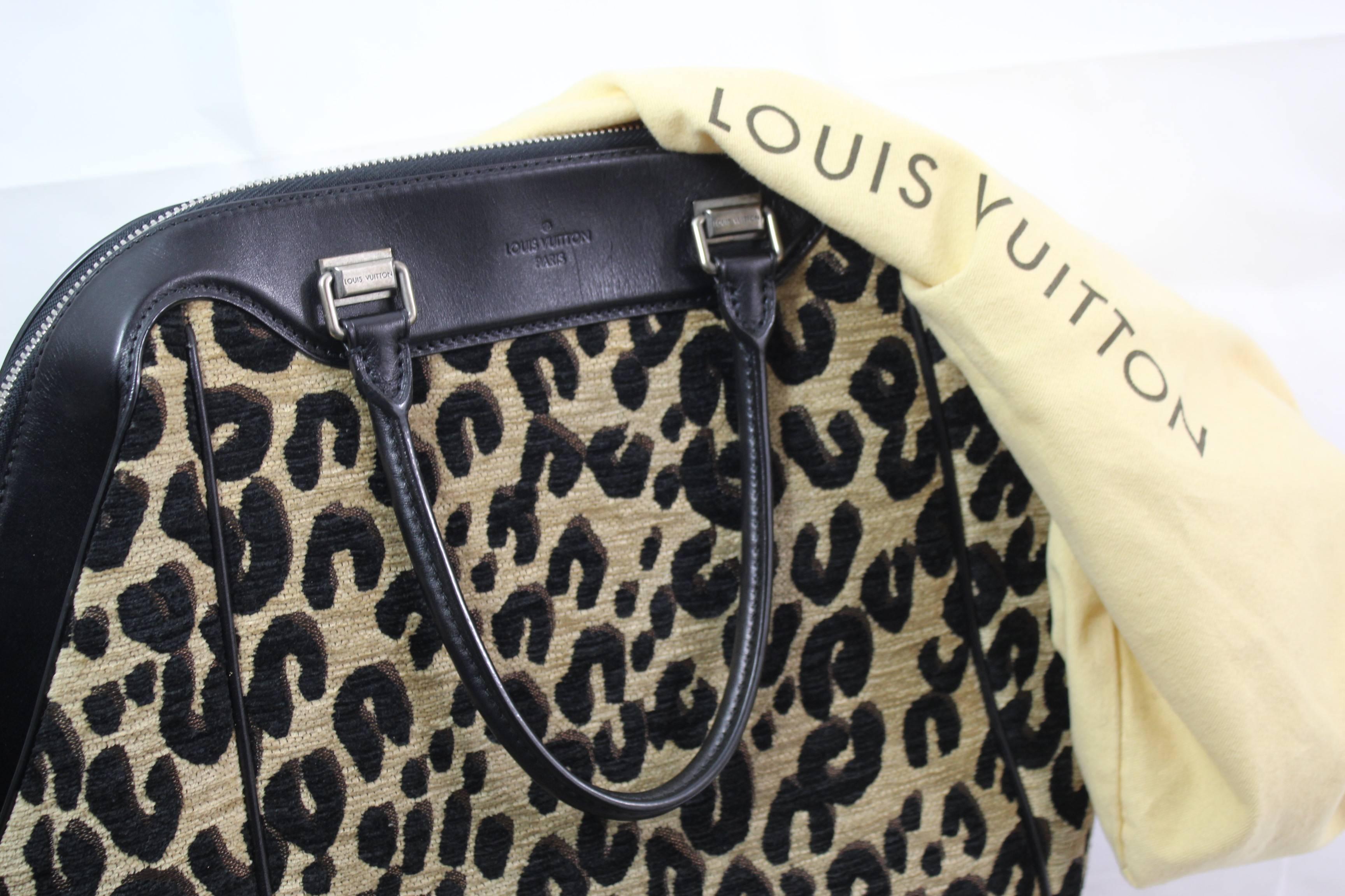 Limited Edition North South Leo bag from louis Vuitton by Stephen Sprouse For Sale 1