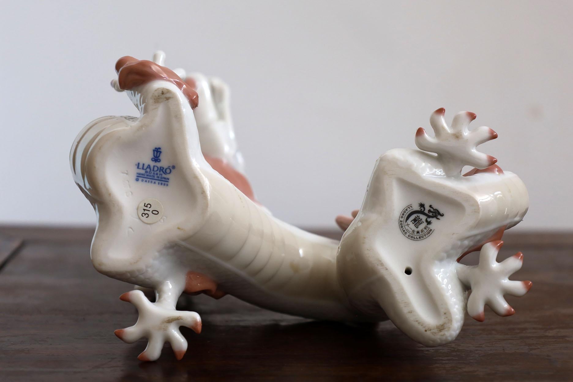Escultura de Dragón de Porcelana Lladro Edición Limitada en venta 4