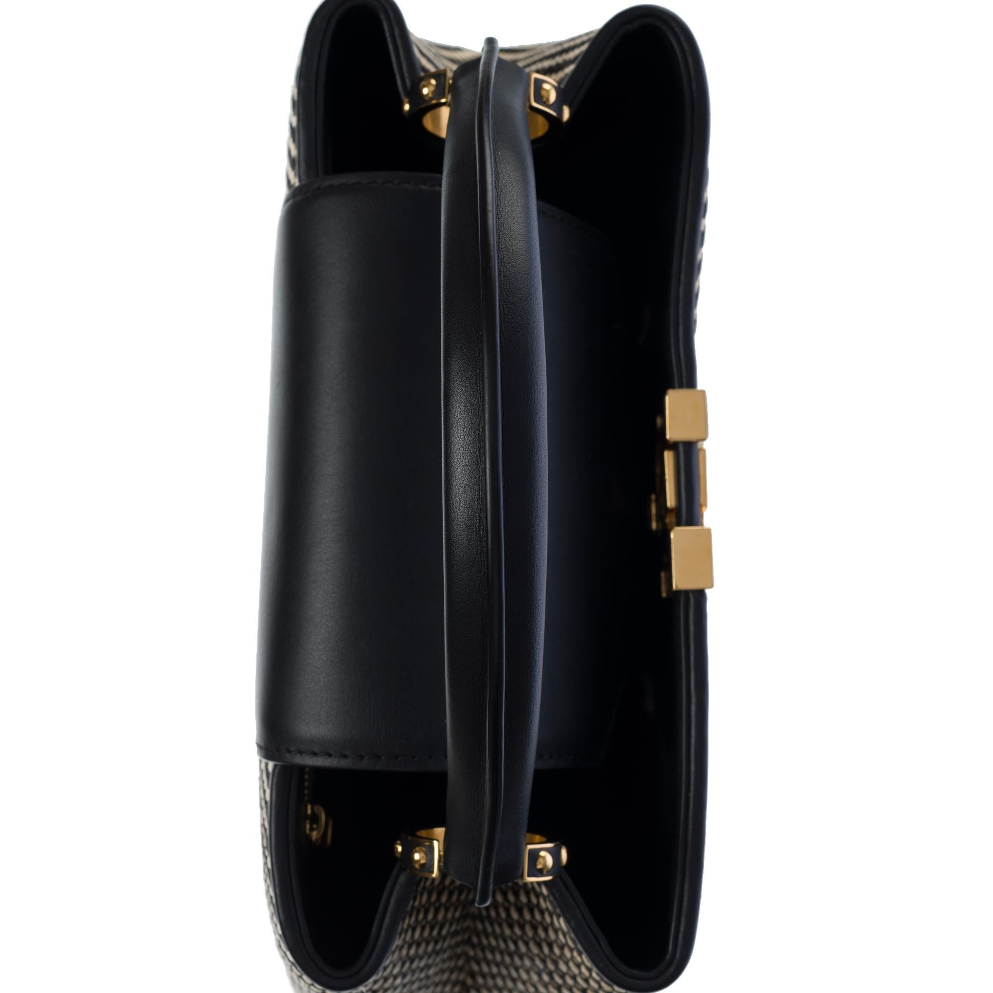 Limited Edition Louis Vuitton Capucines MM handbag strap in braided Raffia, GHW 5