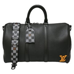 Limited edition : Louis Vuitton Keepall 40 Black City