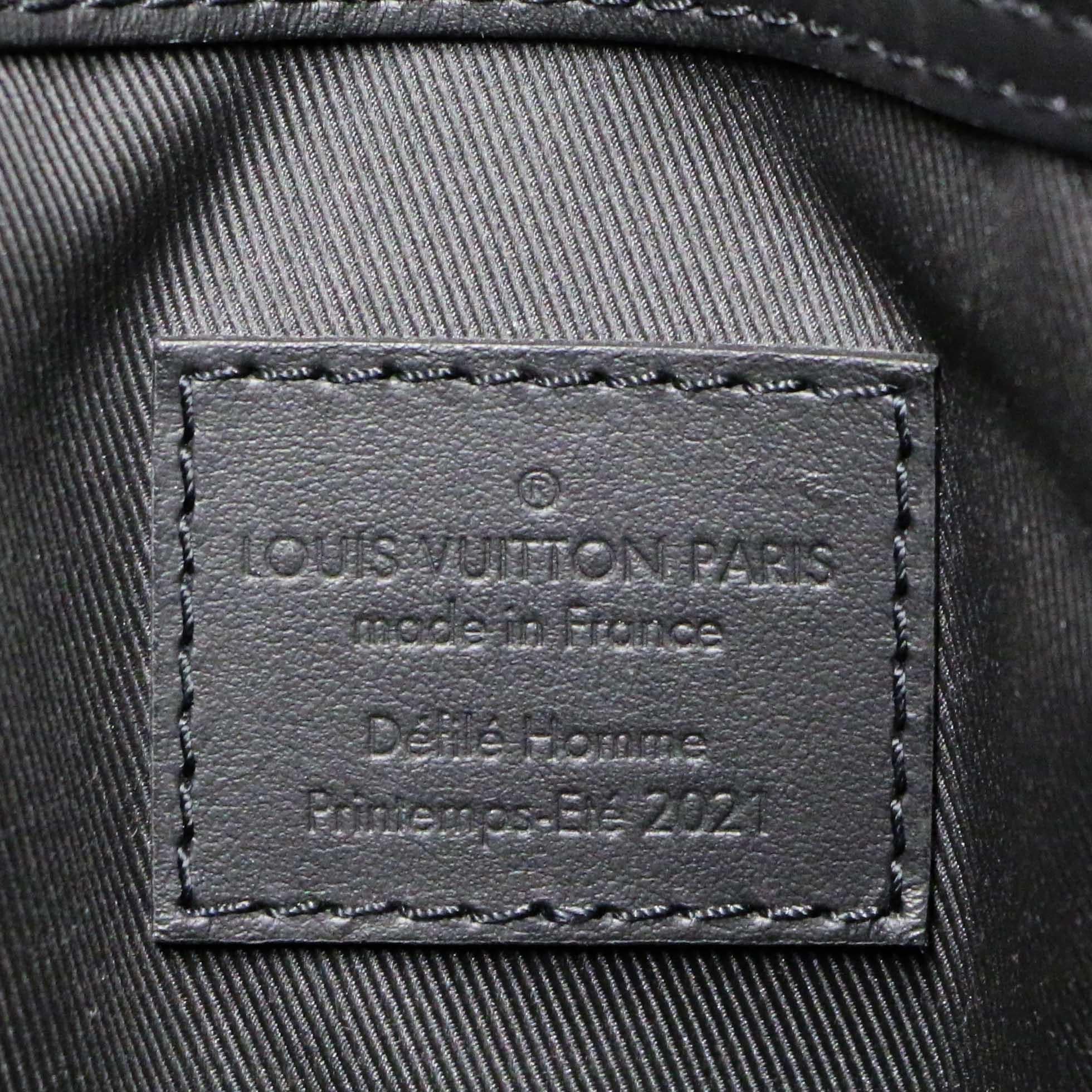 Limited edition : Louis Vuitton Keepall 40 Black City For Sale 5