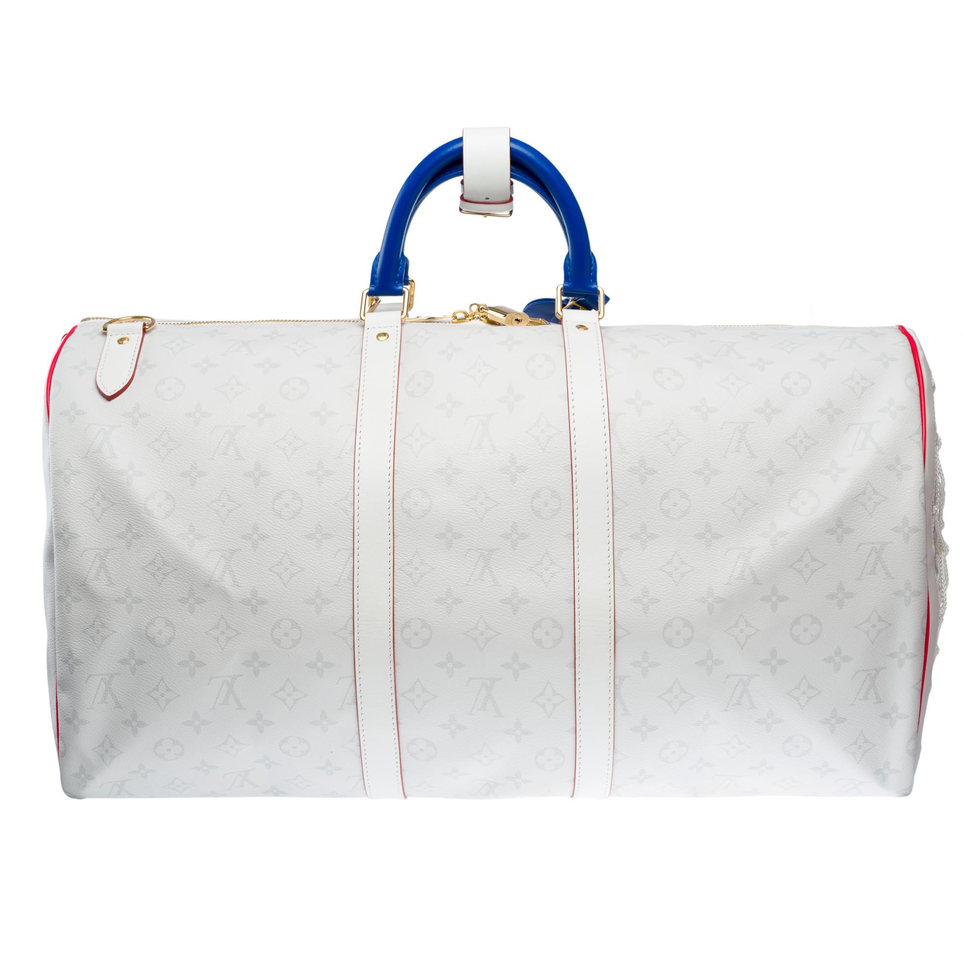 Gray Limited edition Louis Vuitton Keepall 55 x NBA Travel bag in white leather, GHW