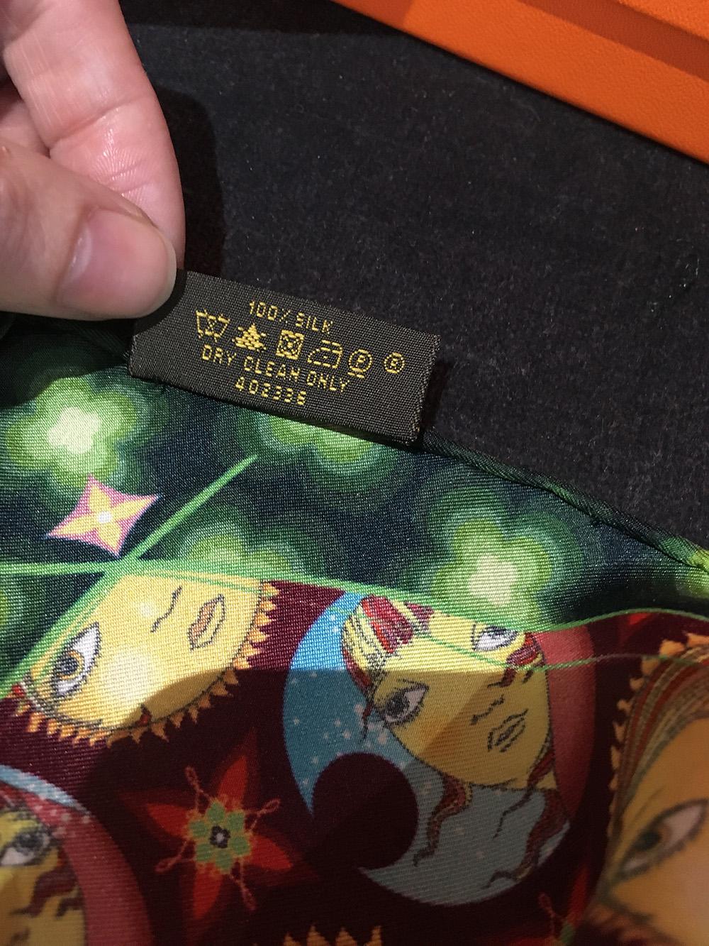 Sciarpa di seta Os Gemeos Louis Vuitton in edizione limitata 2