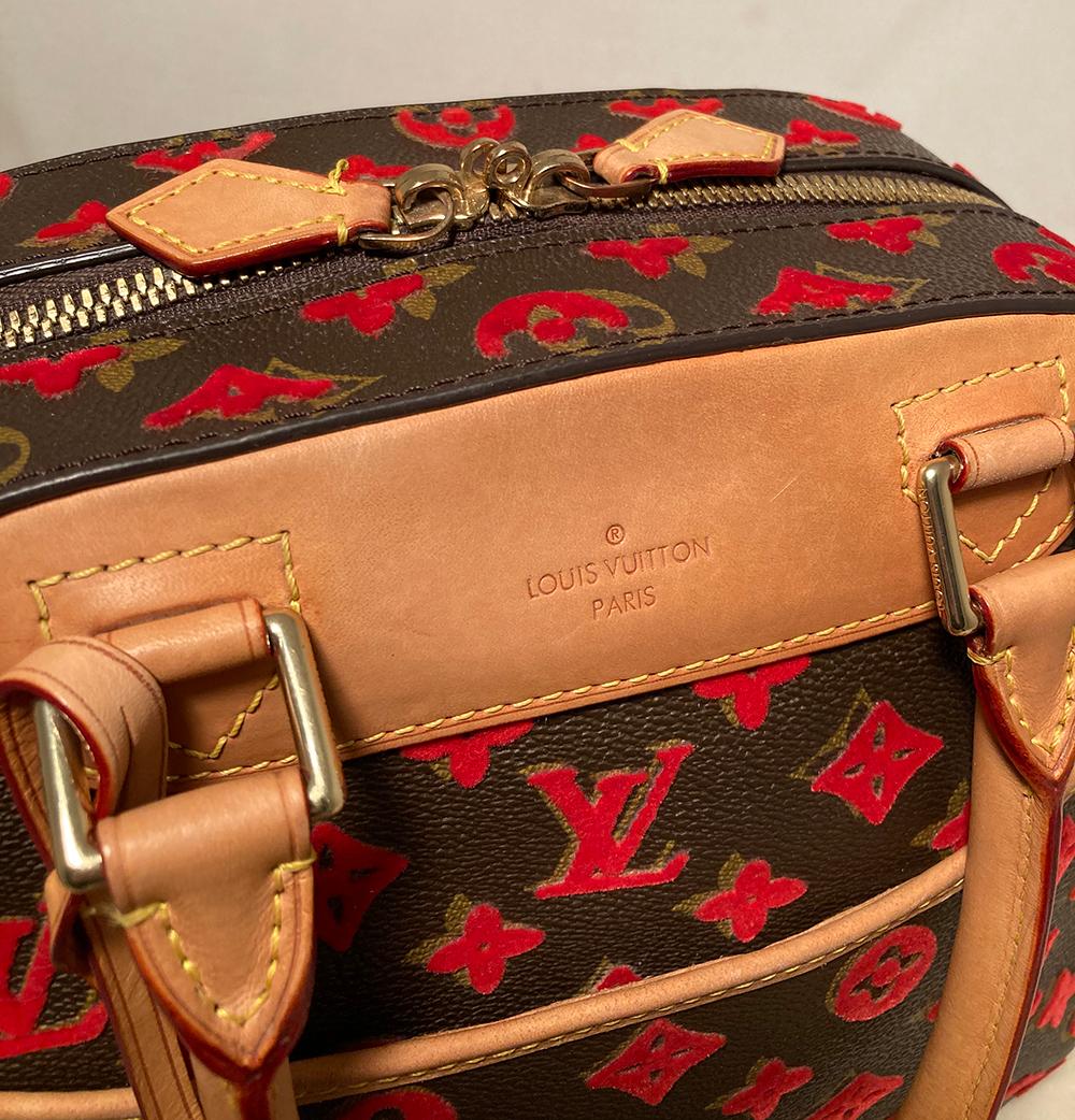 De las mujeres Edición limitada del bolso cubo Louis Vuitton Rouge Monogram Tuffetage Deauville