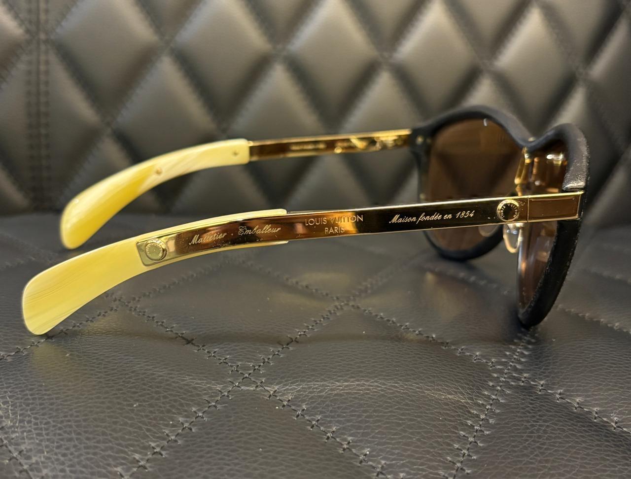 Limited Edition Louis Vuitton Shield Sunglasses Marrón en venta