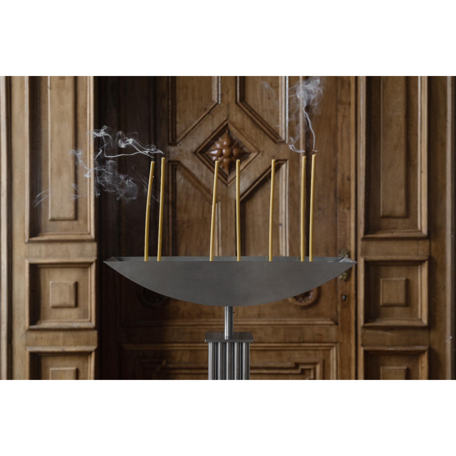 Limitierte Auflage des Lux Æterna Kerzenhalters aus Edelstahl von sashaxsasha (Postmoderne) im Angebot