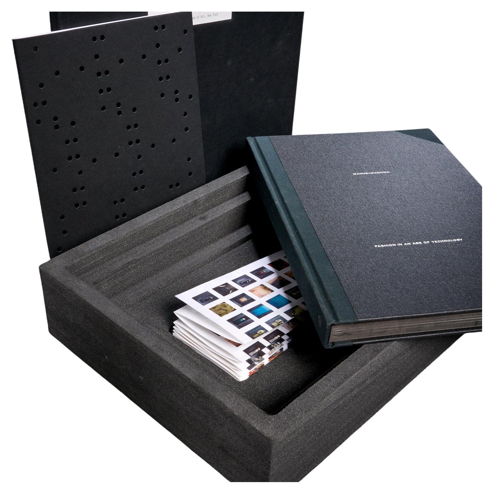 Limited Edition Manus x Machina Signed by Anna Wintour - Iris Apfel Collection For Sale