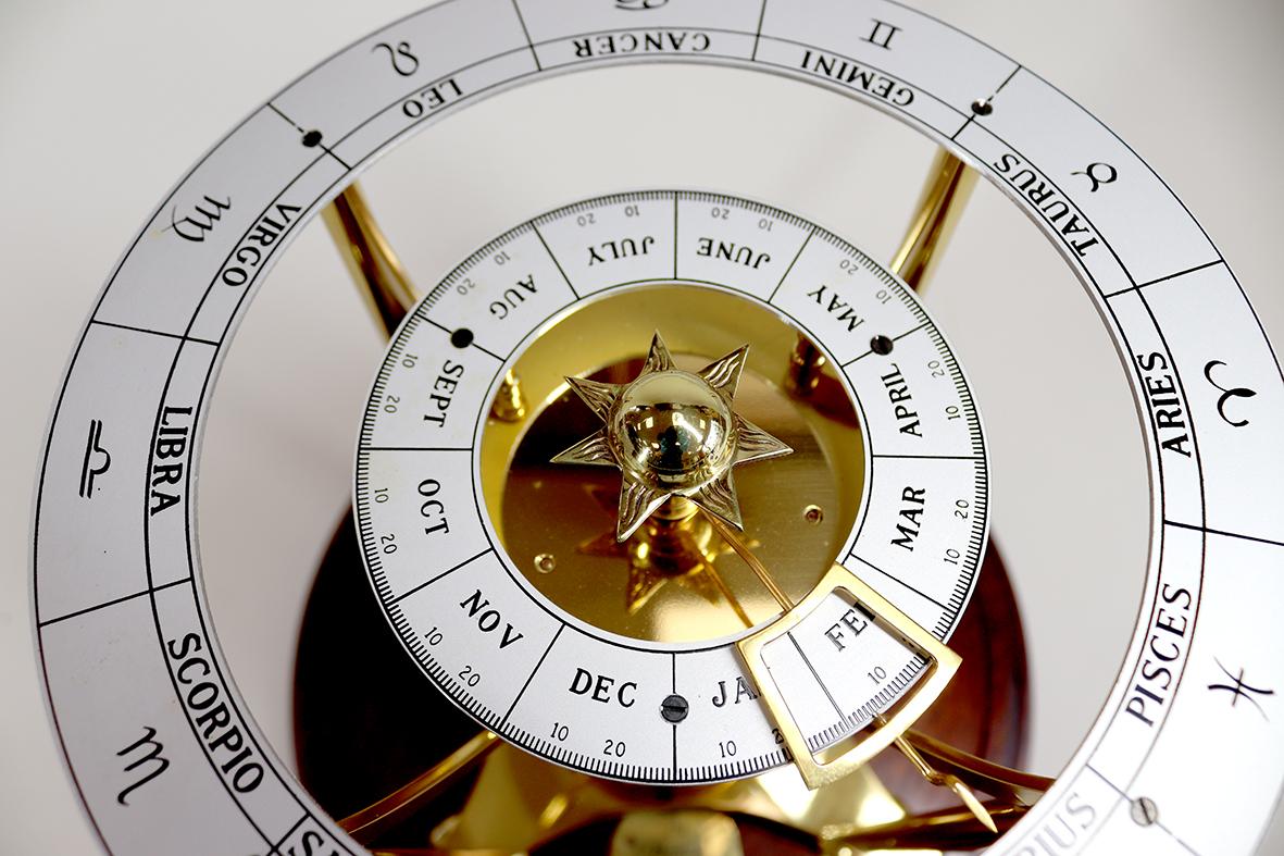 Limited Edition Mid-Century Calendar Clock by Devon Clocks For Sale 2