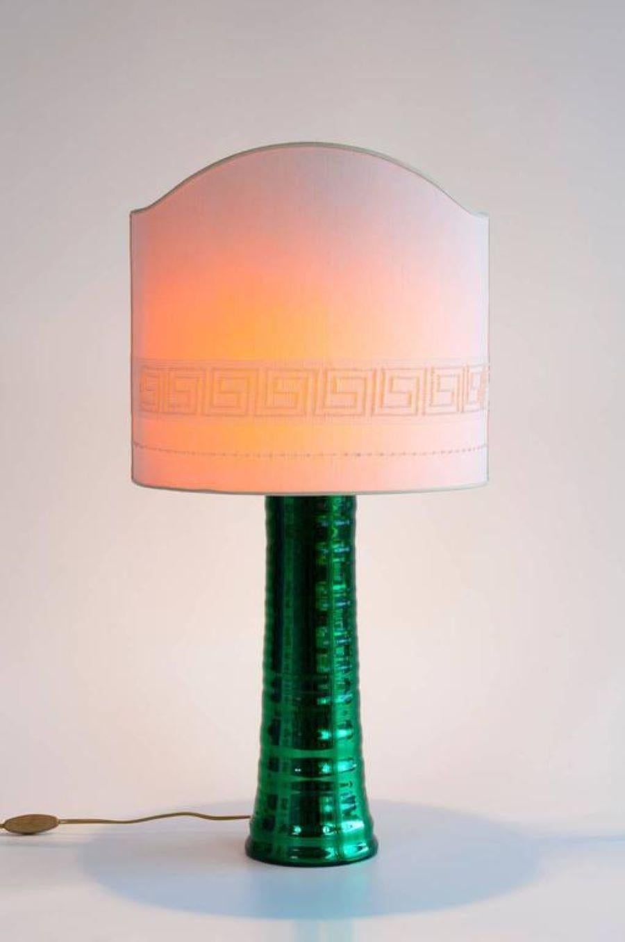 Hand-Crafted Limited Edition Mirrored Green Table Lamp in Blown Murano Glass 1990s For Sale