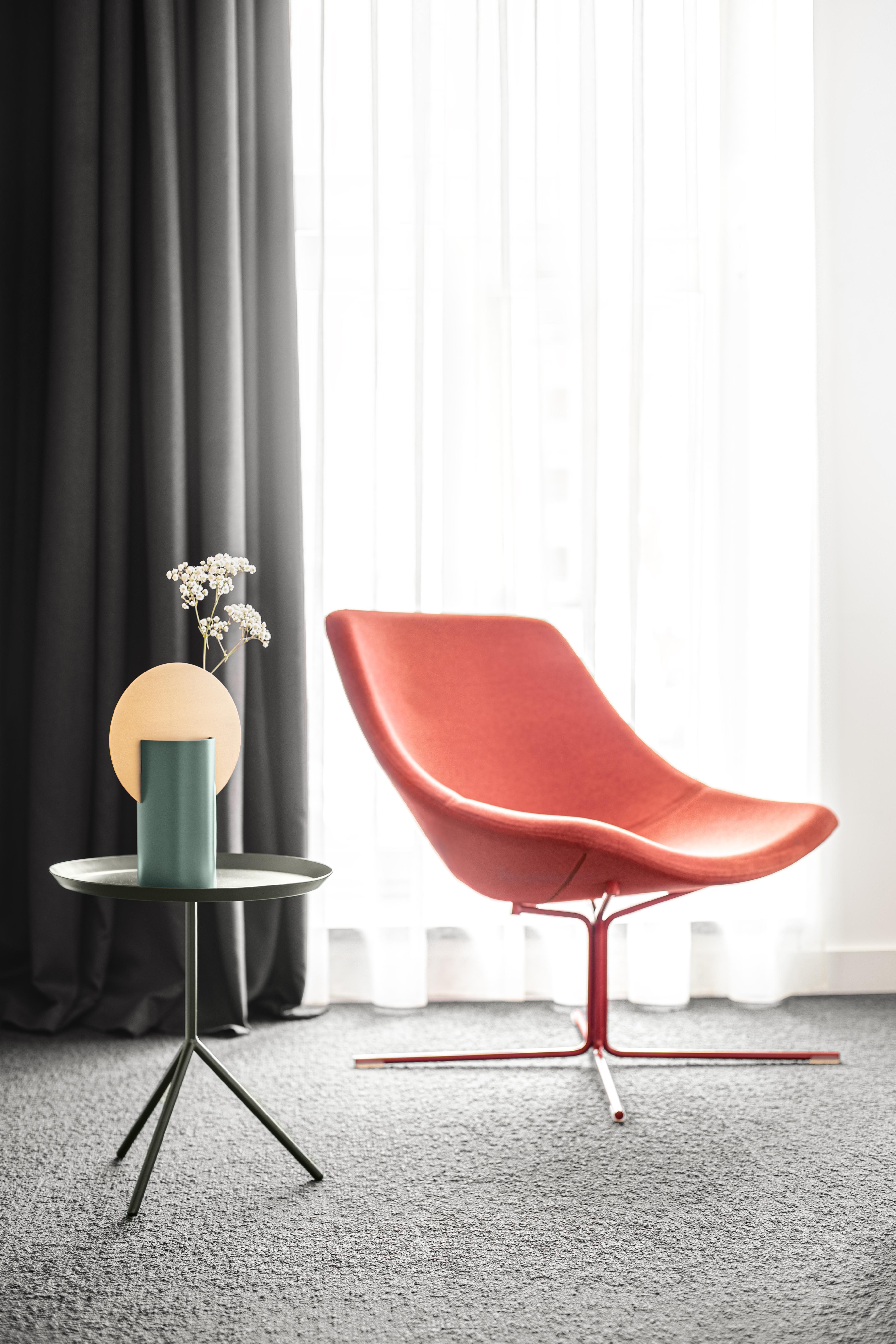 Exclusive Genke Vase CSL6 - Contemporary by Noom in Hammered Copper and Steel For Sale 4