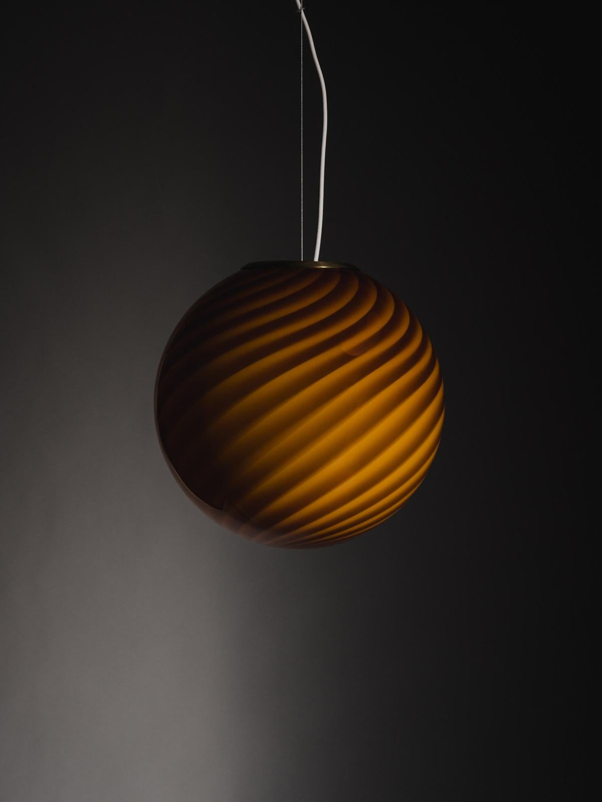 Limited Edition Murano Pendant Ceiling Lamp in Amber Swirl Glass with Brass  In New Condition For Sale In København, DK