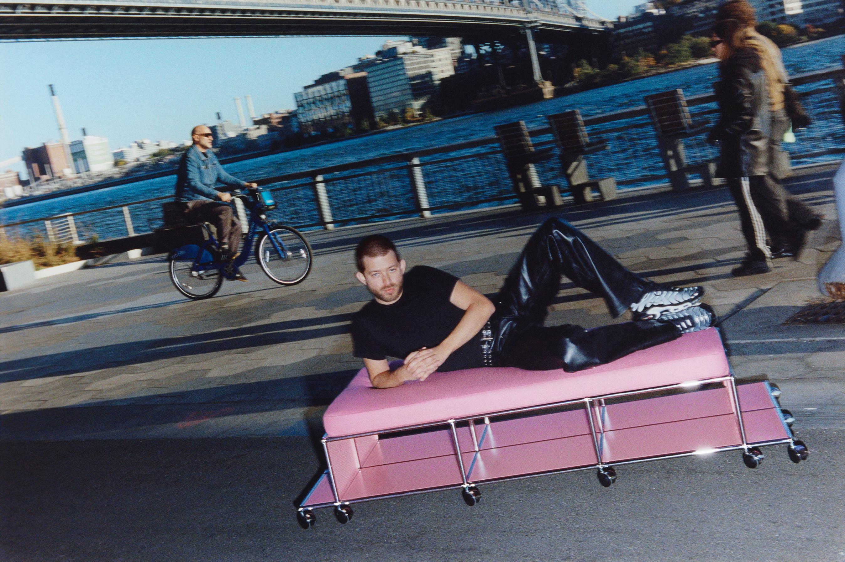 Limited Edition NEW USM Downtown Pink Central Lounge by Ben Ganz in STOCK 5