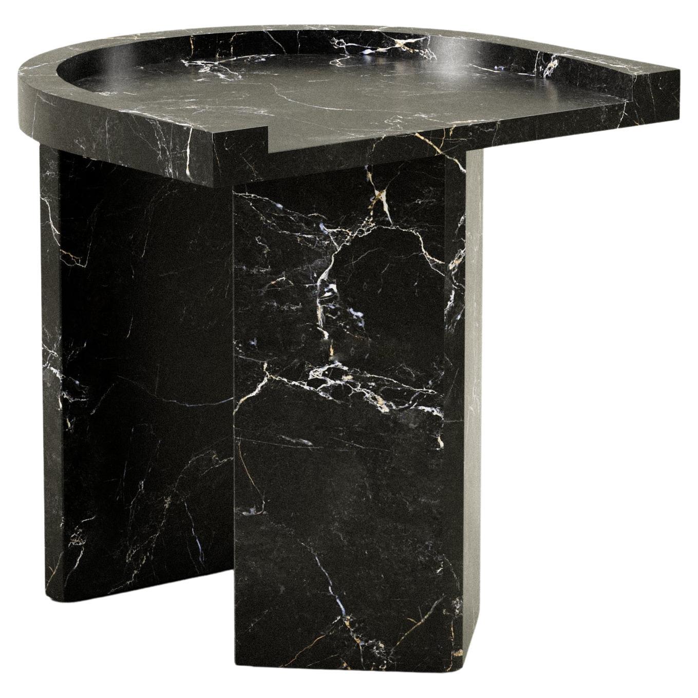 Sgabello NullEins in edizione limitata in marmo nero di Justus Knut Schomann