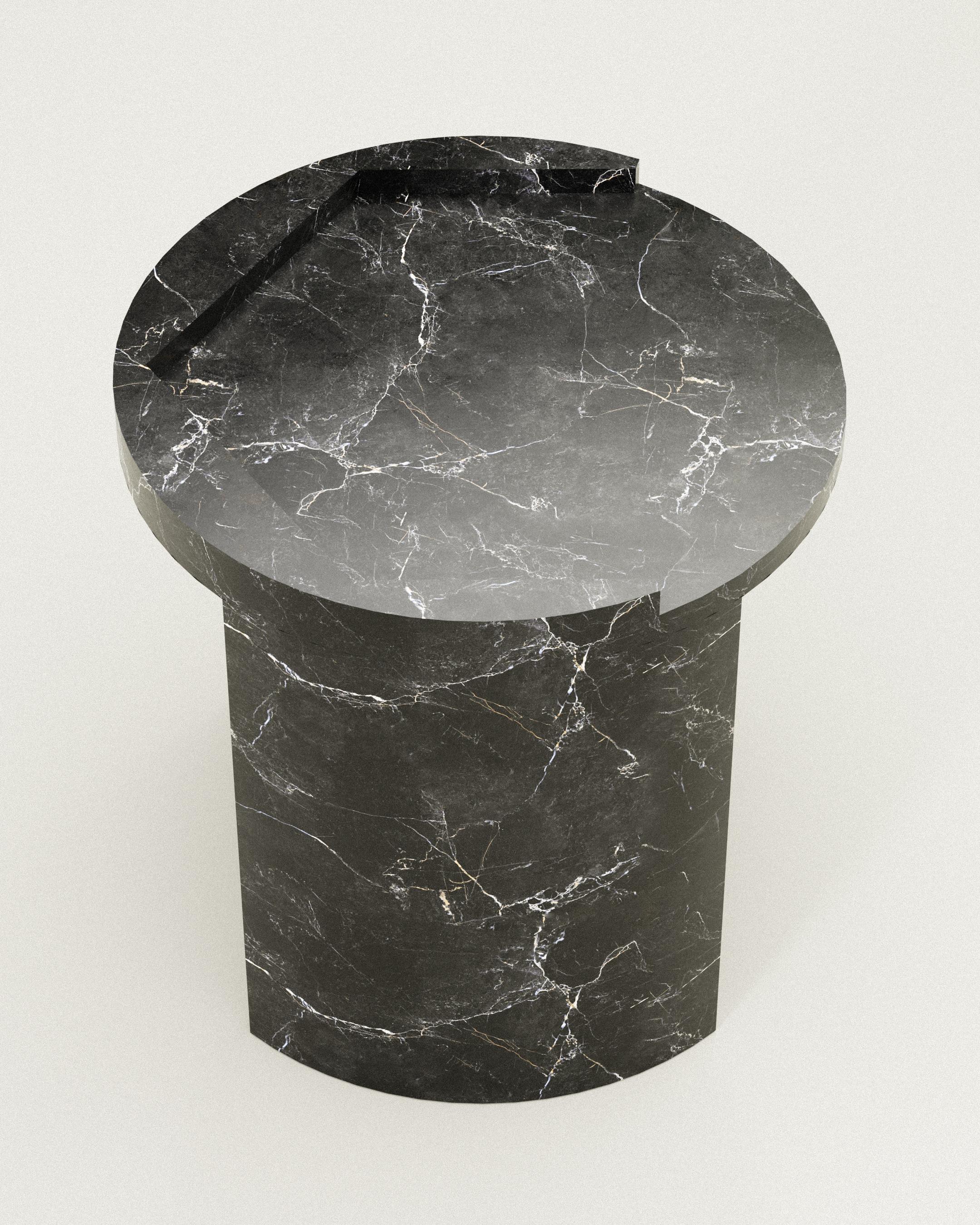 Postmoderno Sgabello NullZwei in edizione limitata in marmo nero di Justus Knut Schomann in vendita