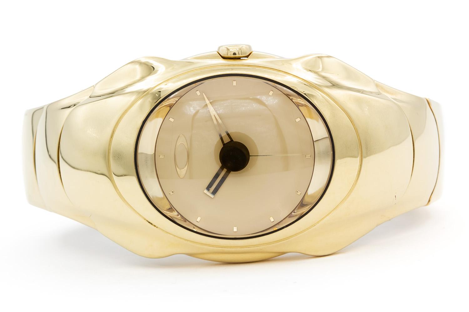 We are pleased to offer this extremely rare Limited Edition Oakley Timebomb. Just how many of these were made or still exist is a bit of a mystery. Some sources say it was a limited production of only 50 pieces while other sources say it may have
